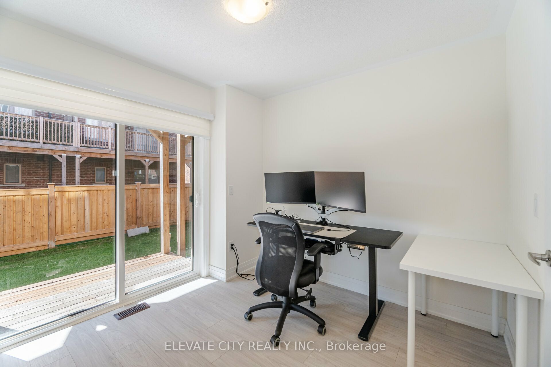 2008 Lushes Avenue, Mississauga, ON L5J 1H2 photo 4
