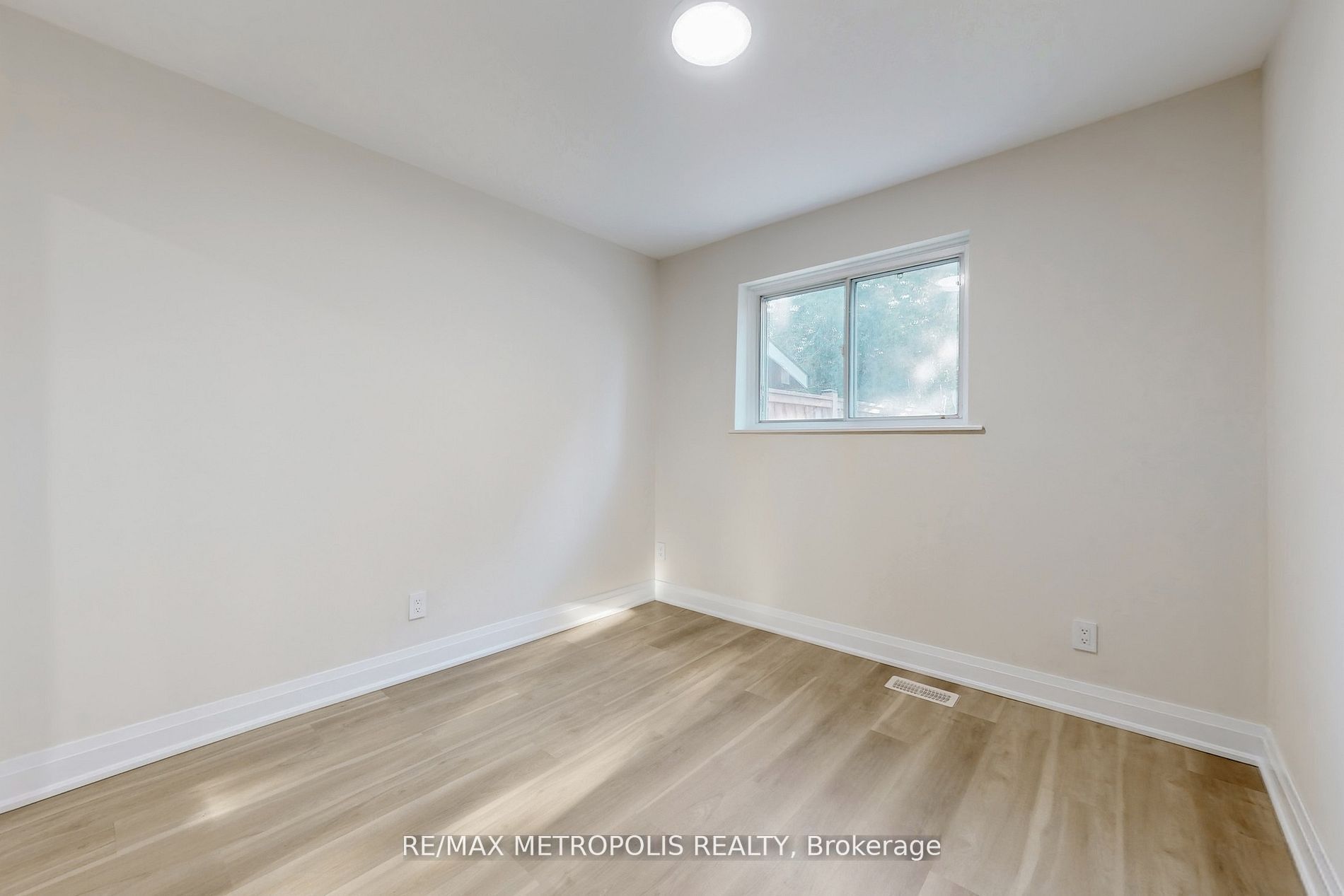 85 Primula Crescent Upper, Toronto, ON M9L 1J9 photo 2
