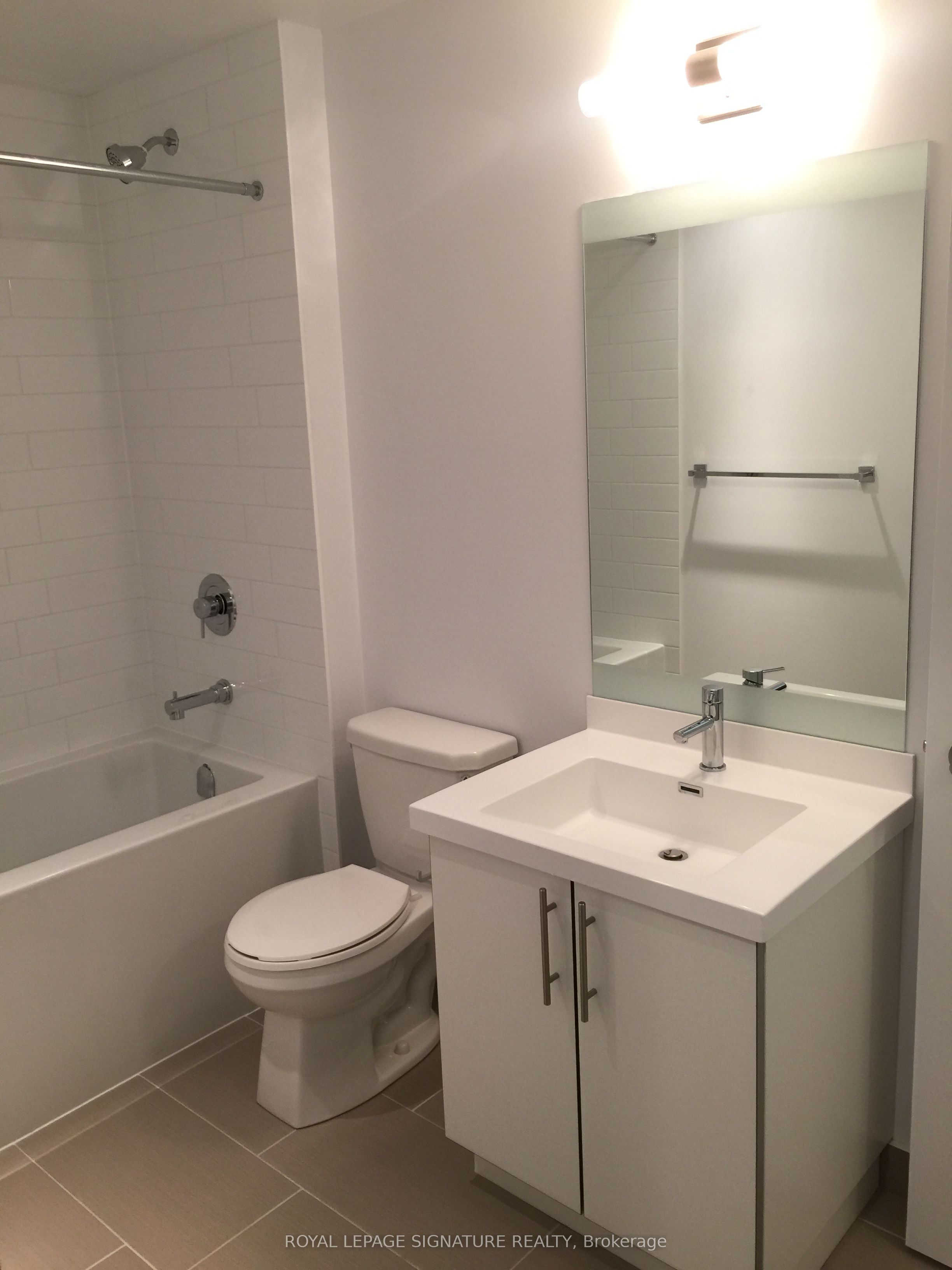 55 Speers Road 1113, Oakville, ON L6K 0H9 photo 4