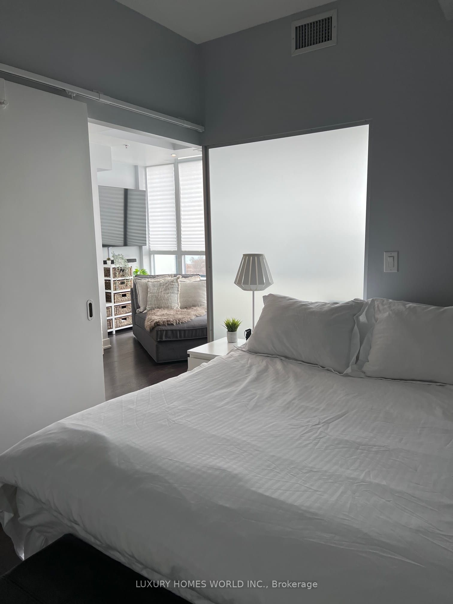 11 Superior Avenue 907, Toronto, ON M8V 0A7 photo 3