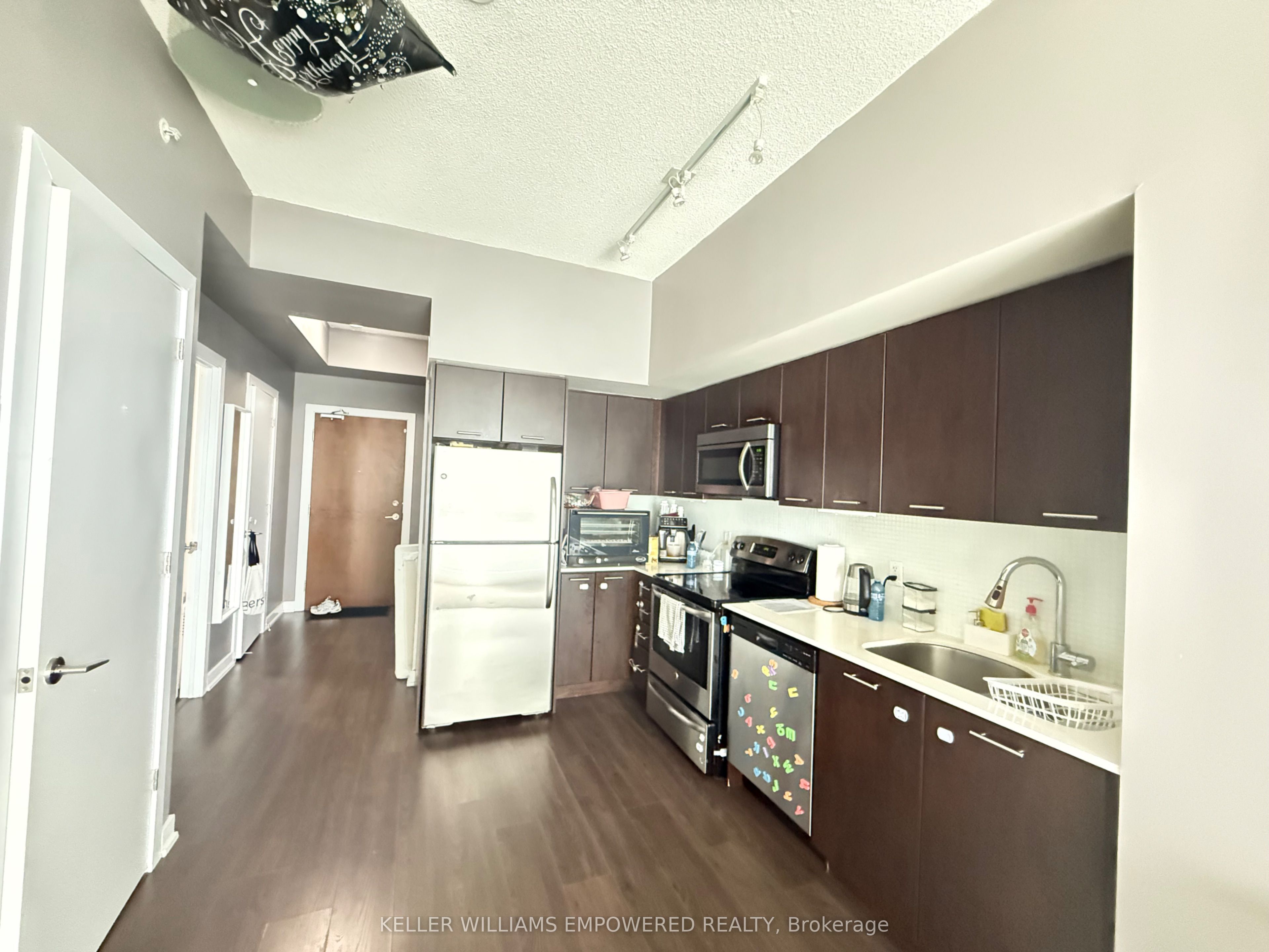 2220 Lake Shore Boulevard West Boulevard W 2608, Toronto, ON M8V 0C1