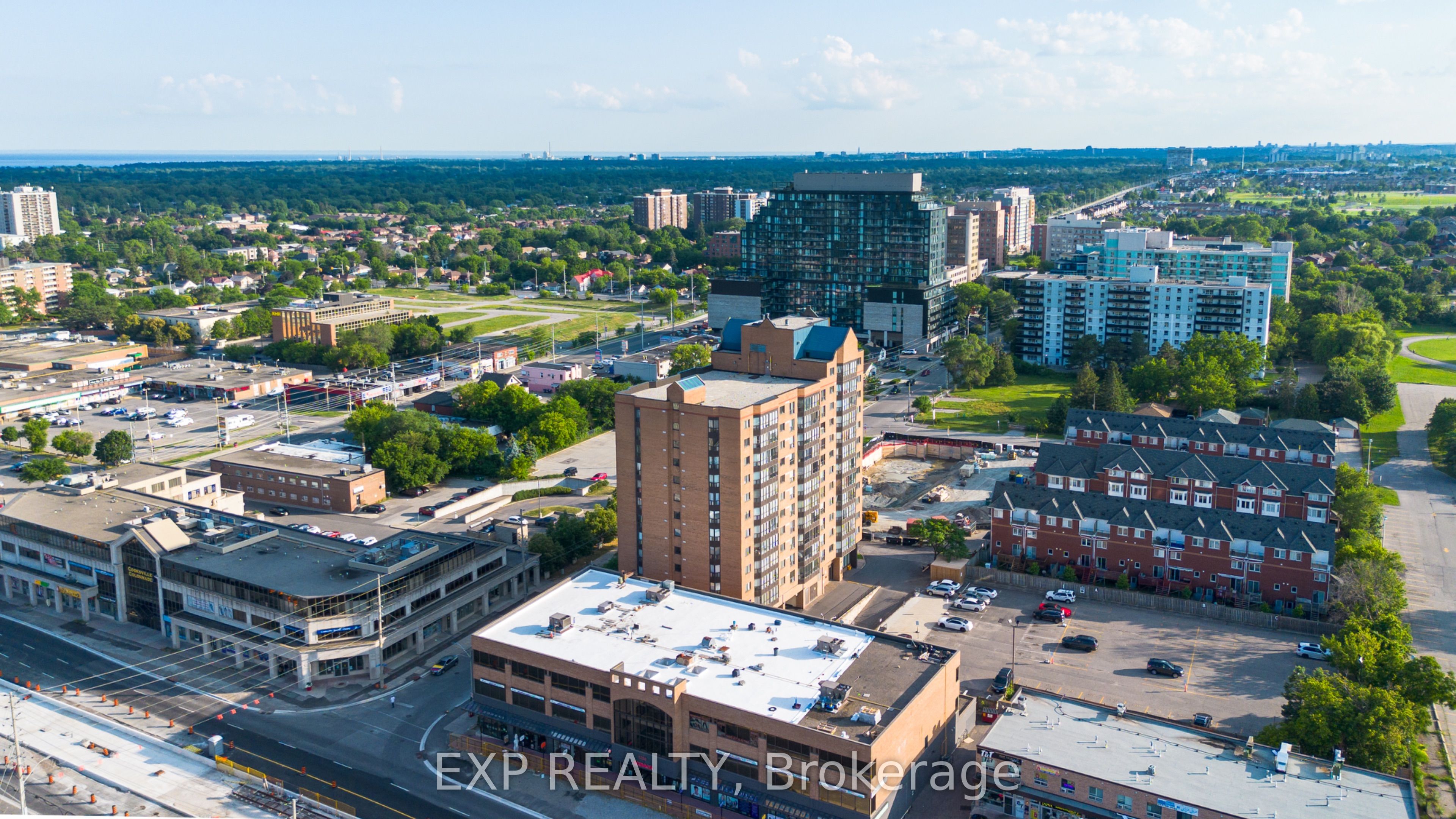 25 Agnes Street 202, Mississauga, ON L5B 3X7 photo 3