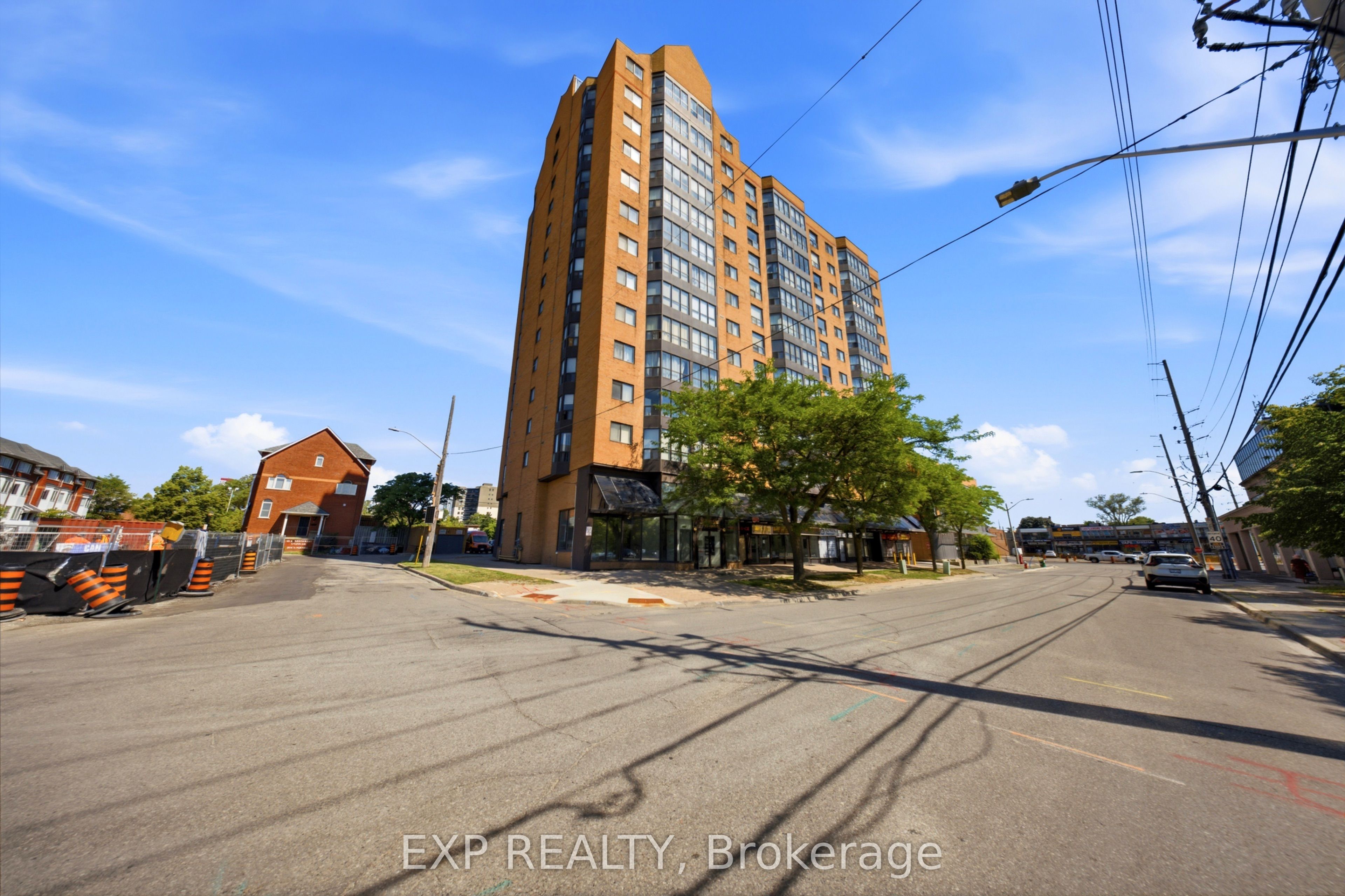 25 Agnes Street 202, Mississauga, ON L5B 3X7 photo 5