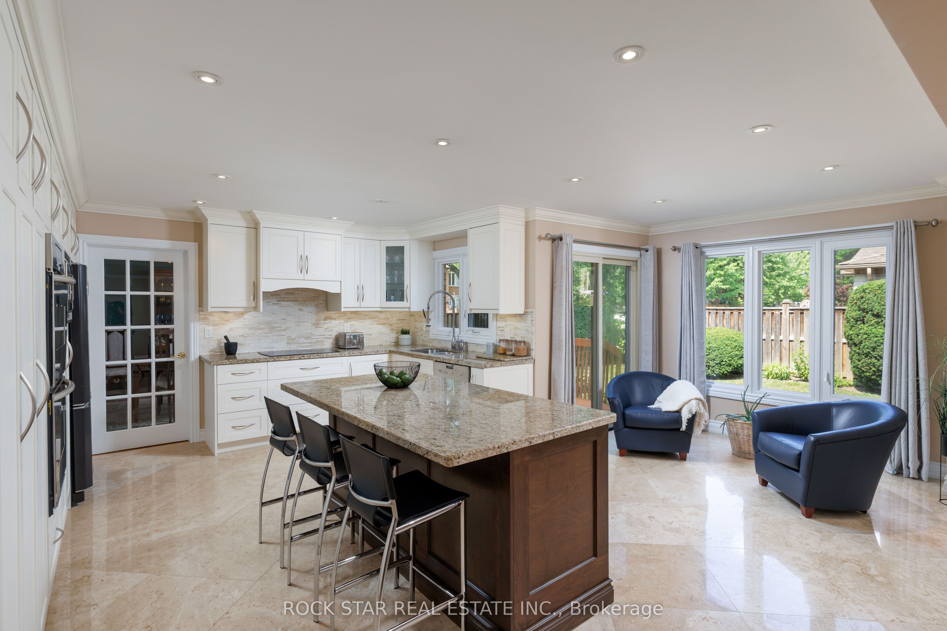 1807 Tattersall Way, Mississauga, ON L5M 3H7 photo 3