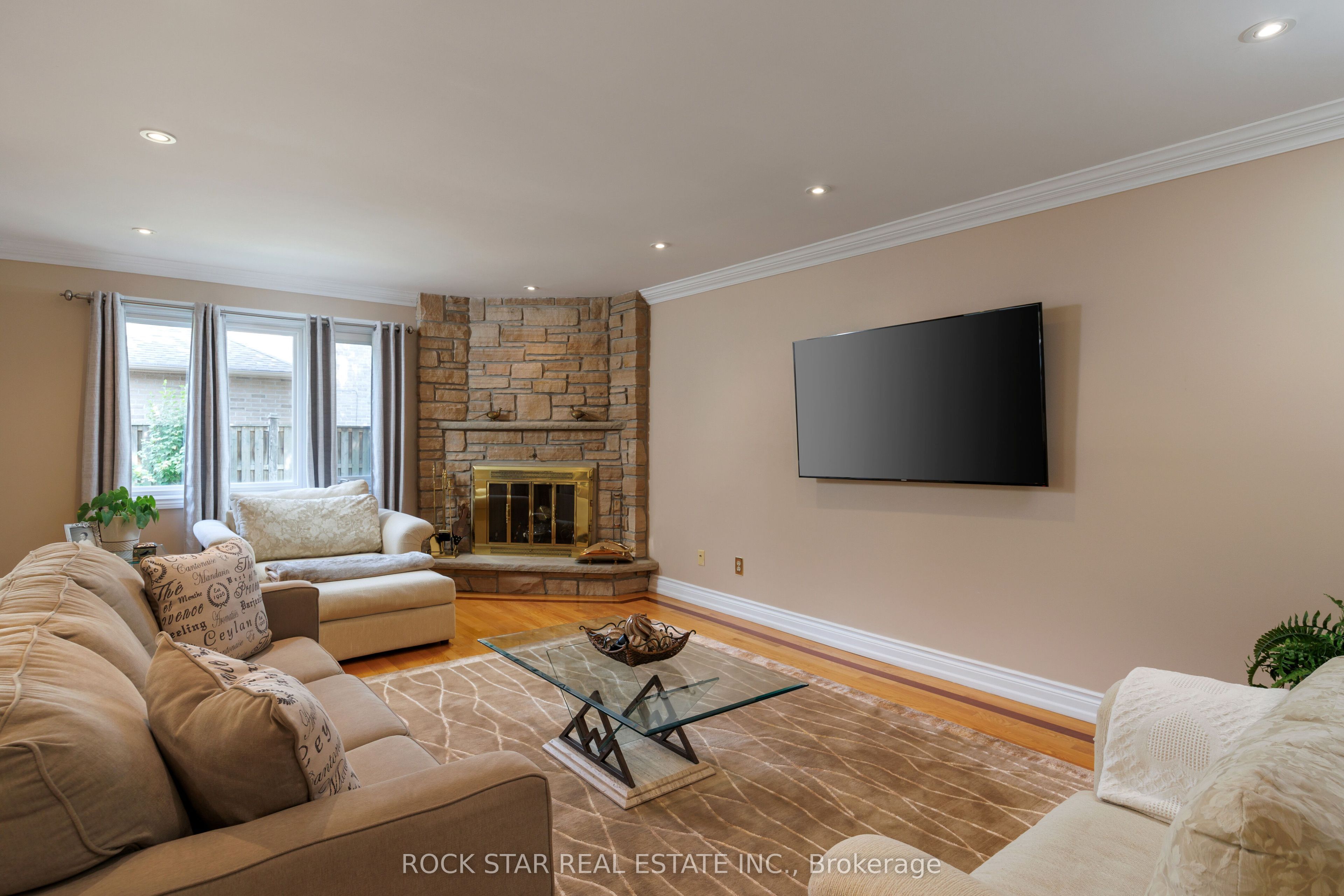 1807 Tattersall Way, Mississauga, ON L5M 3H7 photo 4