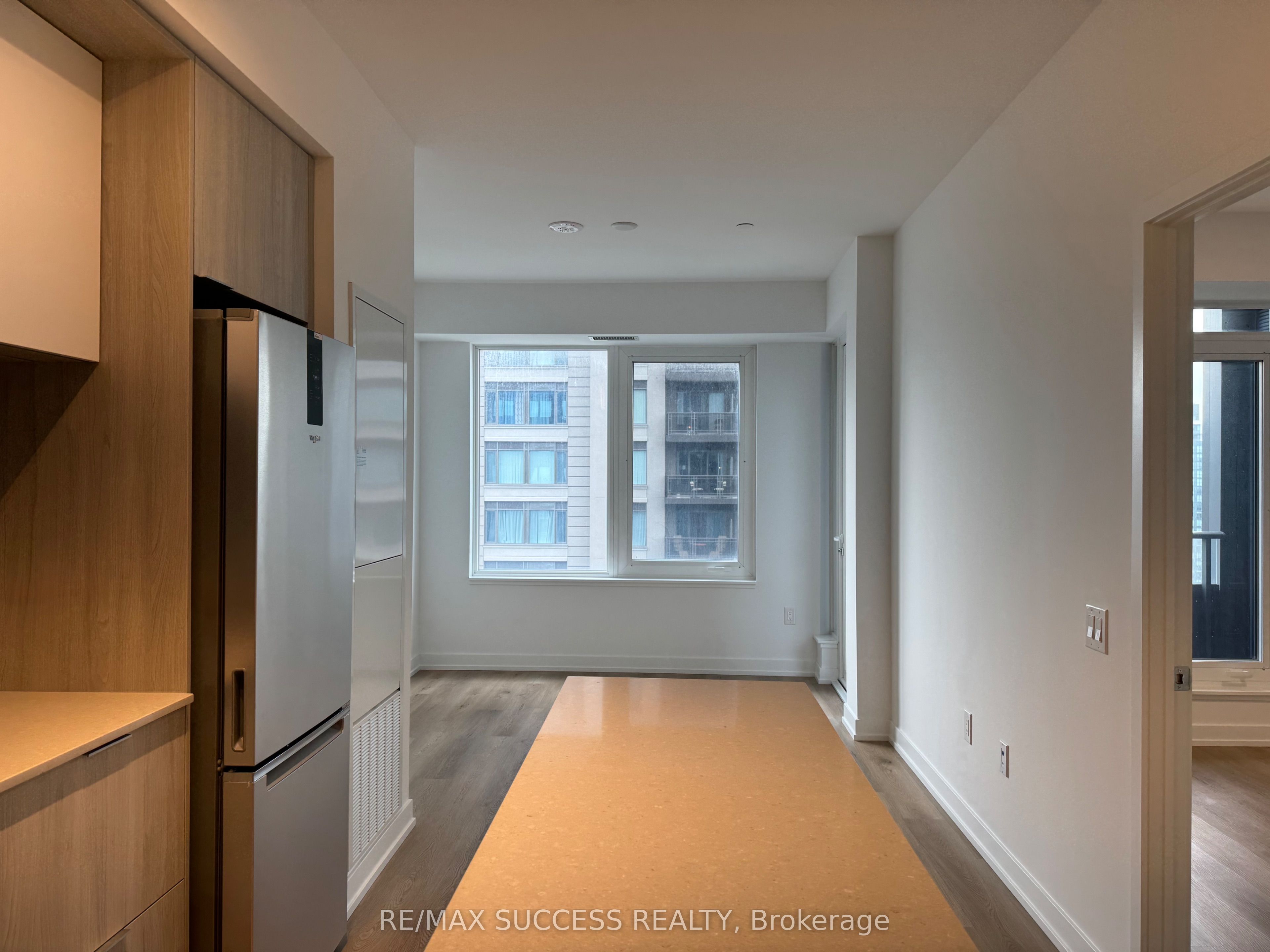 395 Square One Drive 1607, Mississauga, ON L5B 0P6 photo 5