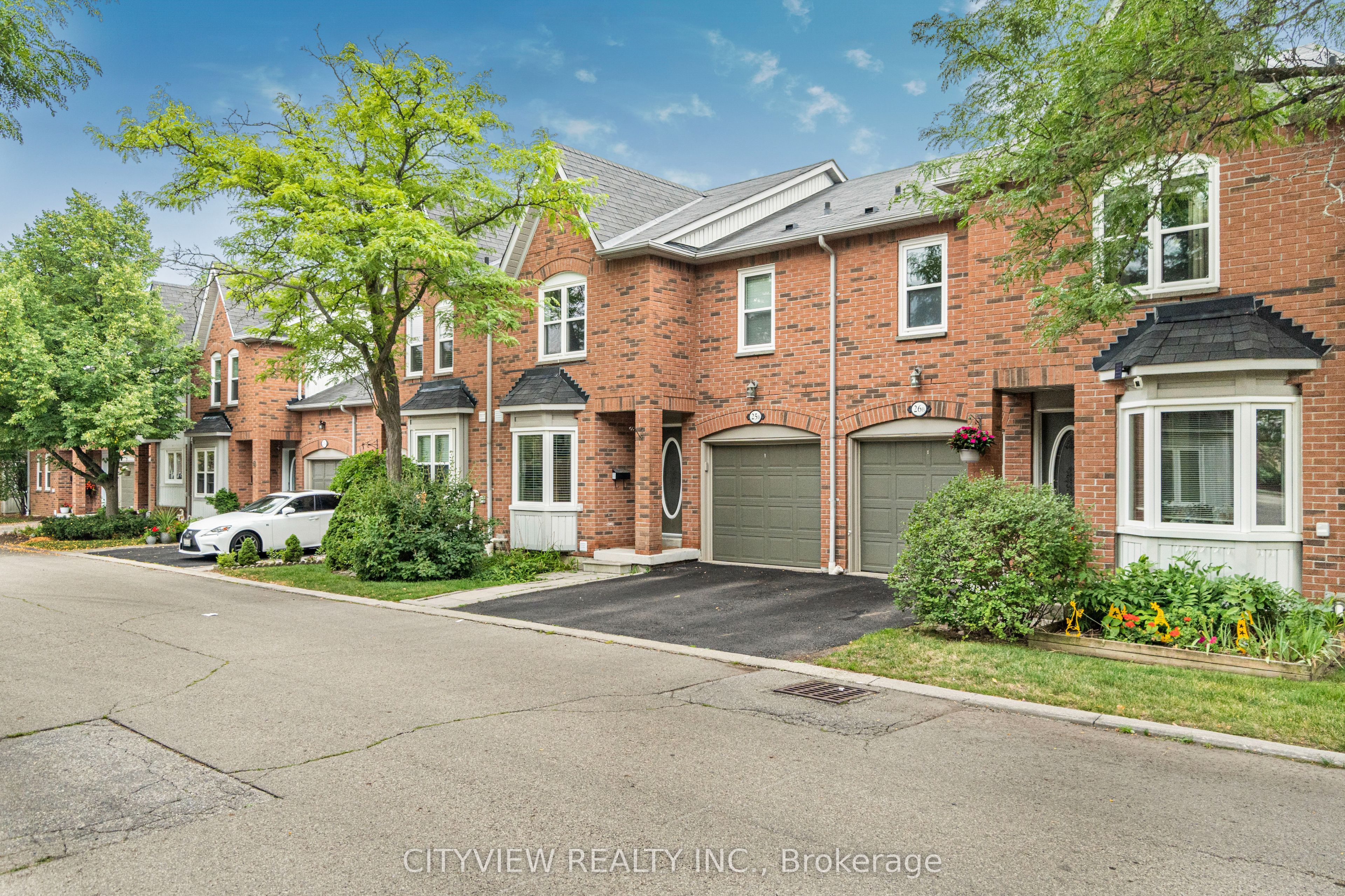 5865 Dalebrook Crescent 25B, Mississauga, ON L5M 5W9 photo 2