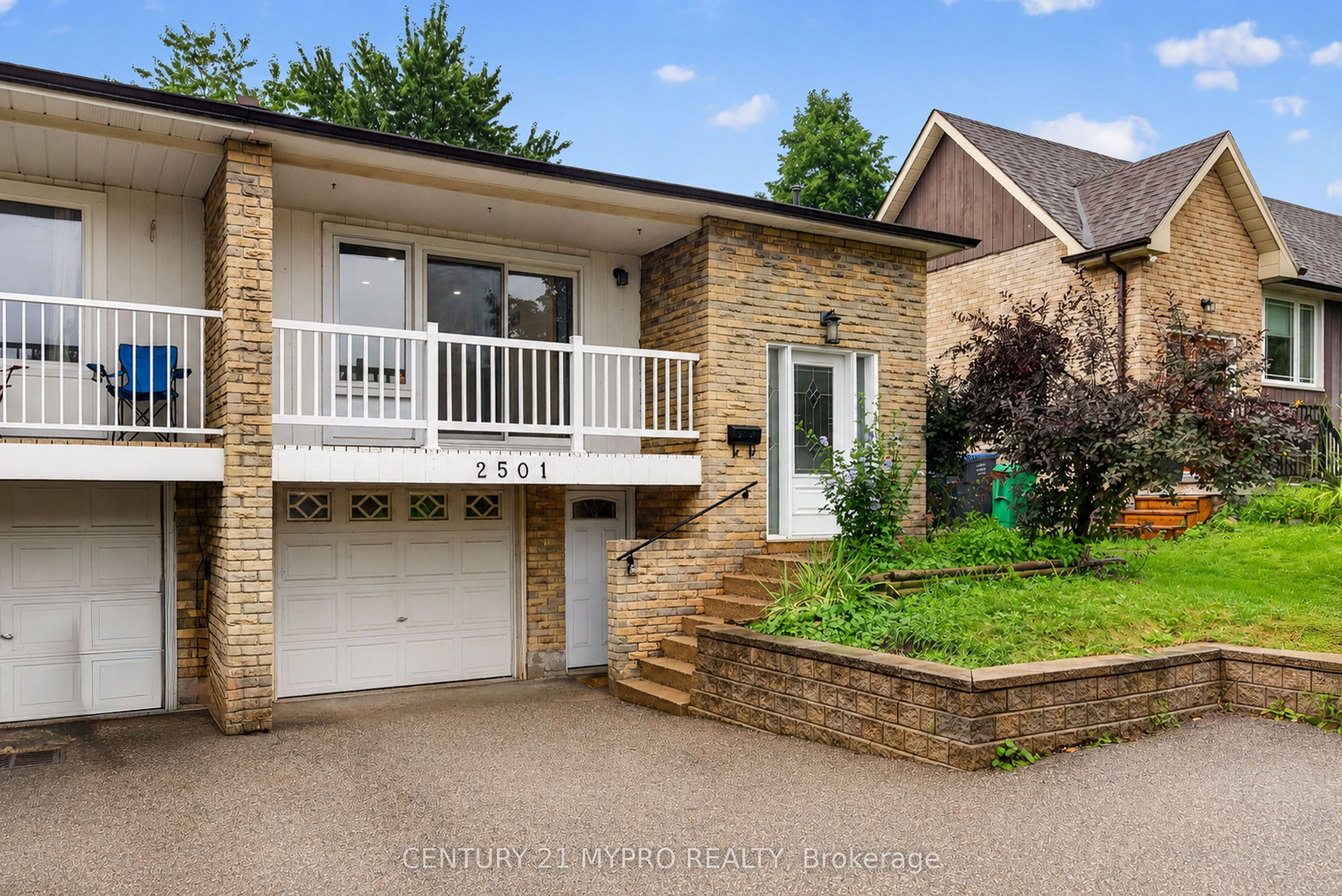 2501 Cobbinshaw Circle, Mississauga, ON L5N 2G2
