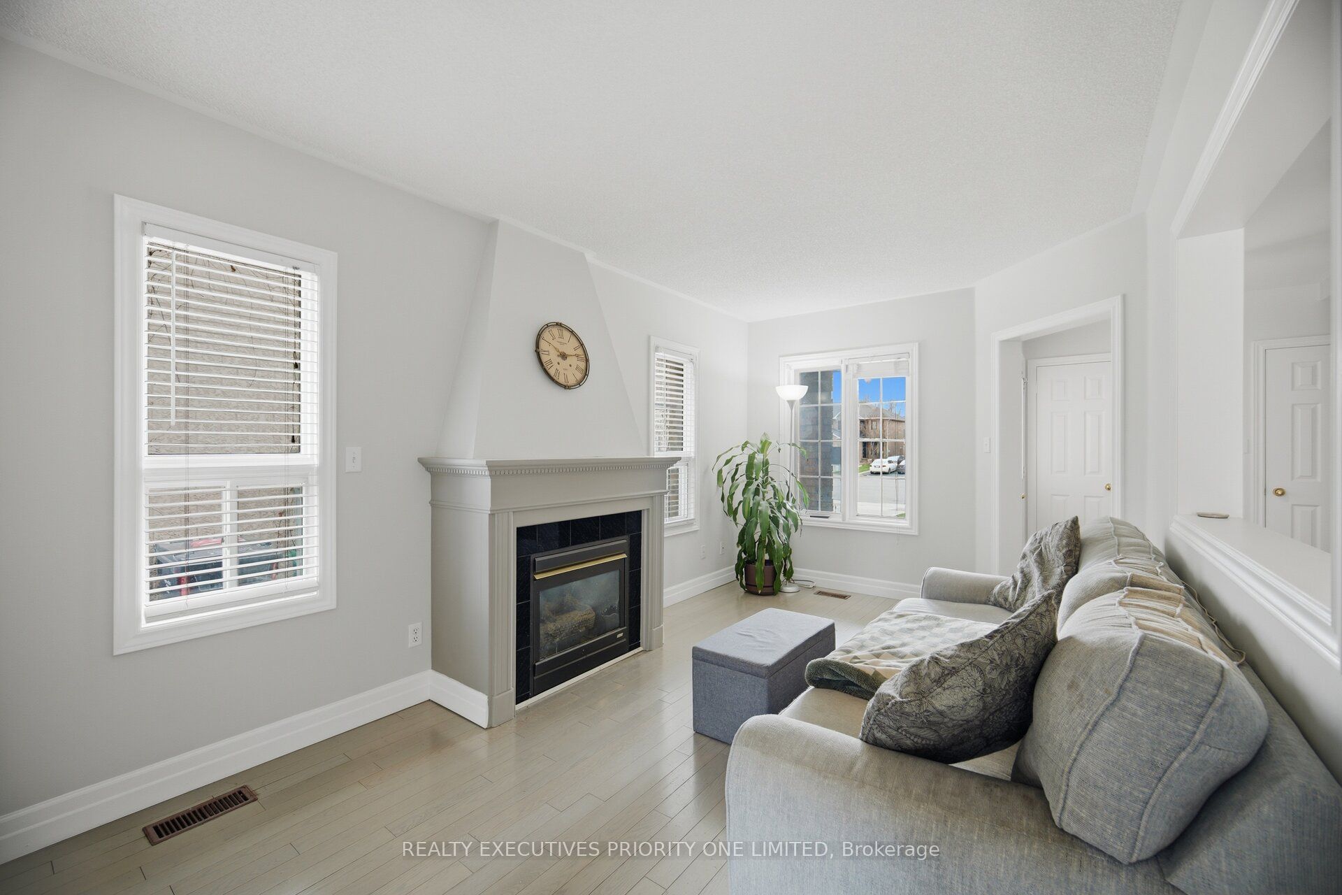 24 Archbury Circle, Caledon, ON L7E 2H7 photo 5