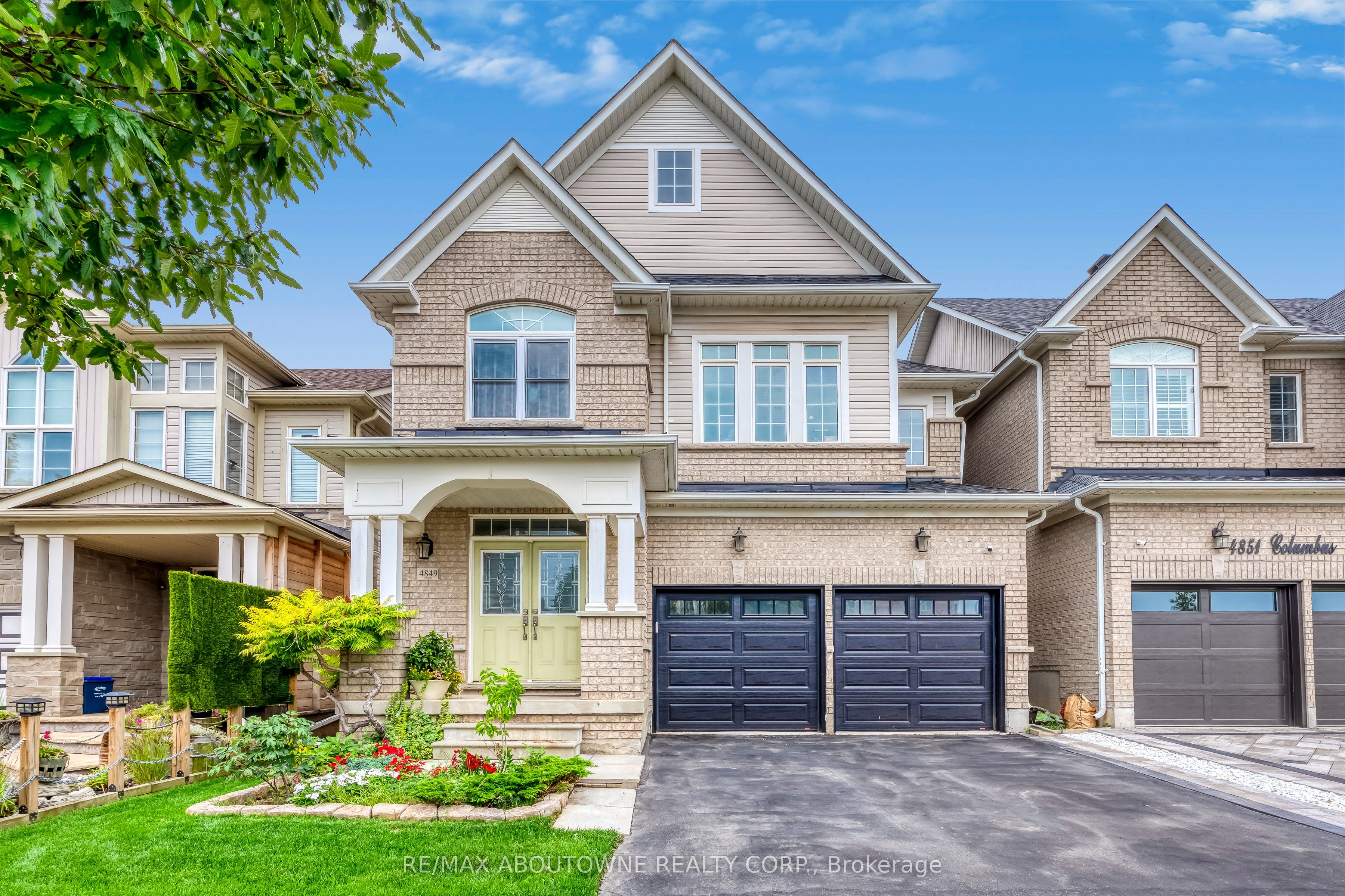 4849 Columbus Drive, Burlington, ON L7M 0H3 photo 2