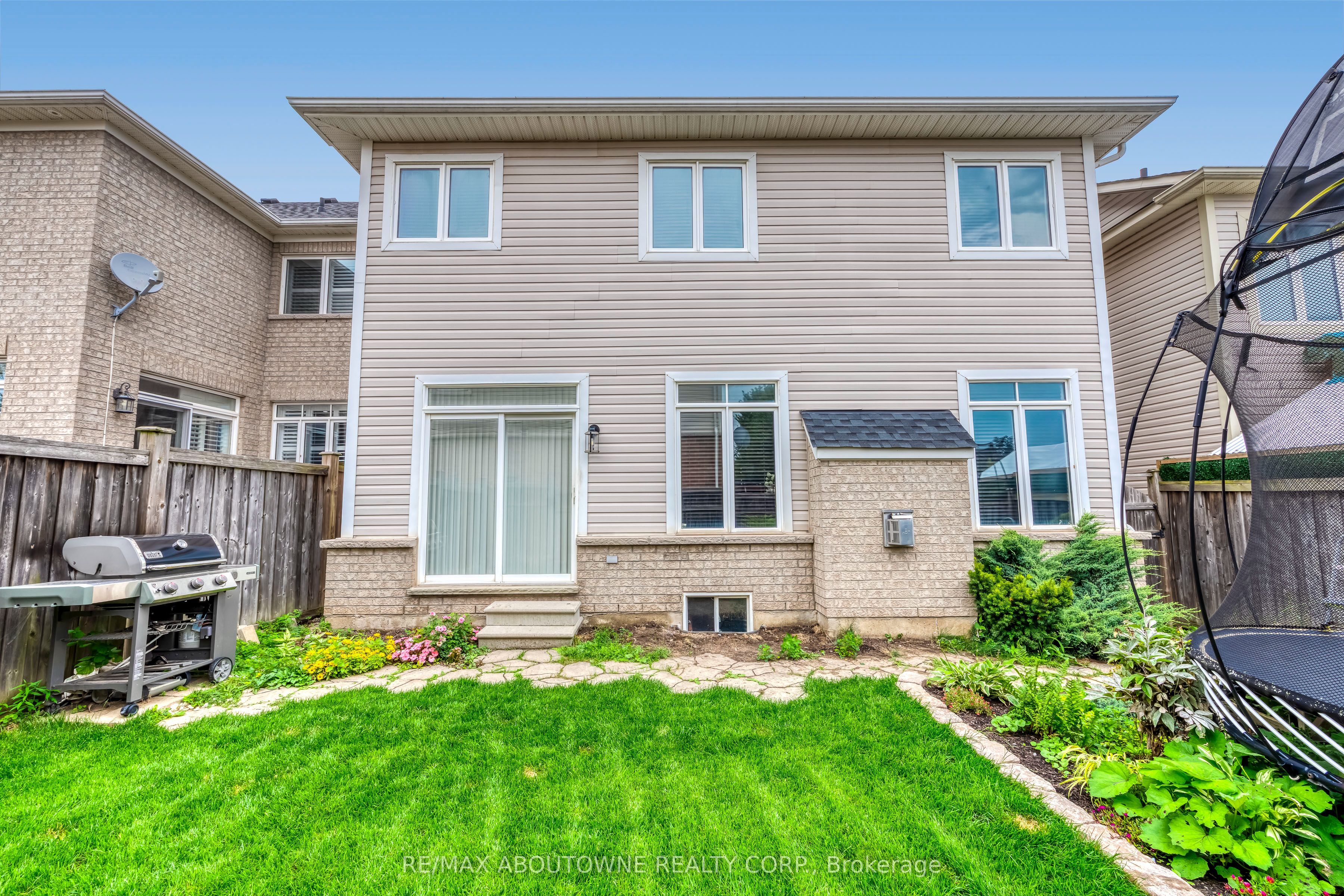 4849 Columbus Drive, Burlington, ON L7M 0H3 photo 5