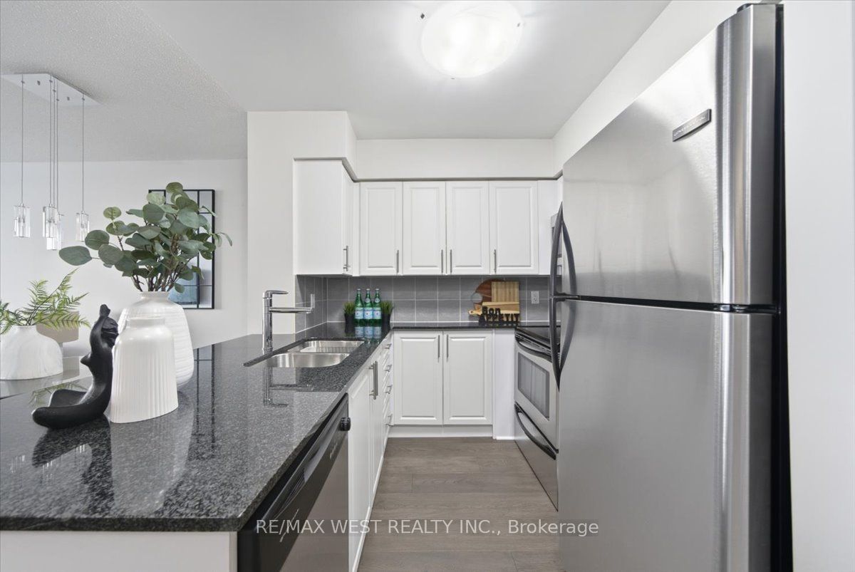 225 Sherway Gardens Road 2303, Toronto, ON M9C 0A3 photo 3