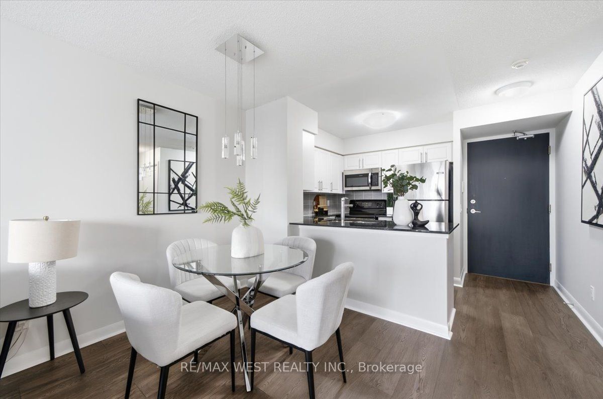 225 Sherway Gardens Road 2303, Toronto, ON M9C 0A3 photo 4