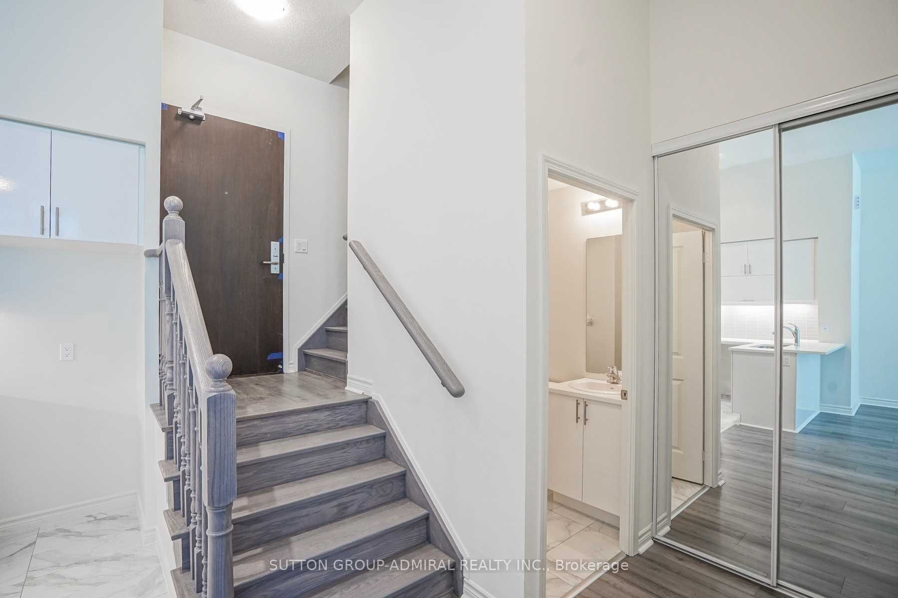 39 Annie Craig Drive Th 104, Toronto, ON M8V 0C5 photo 3