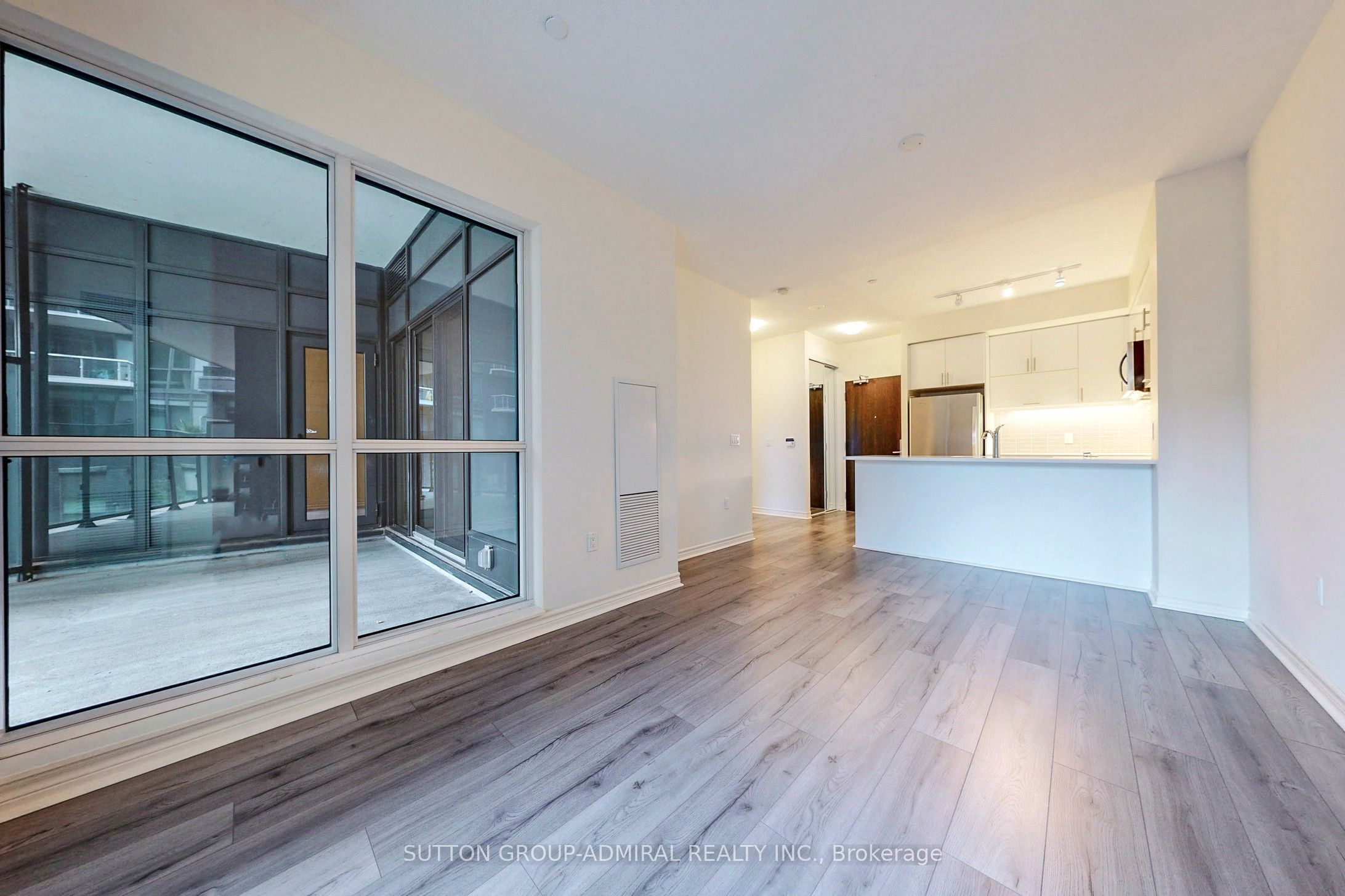 39 Annie Craig Drive 221, Toronto, ON M8V 0H1 photo 3