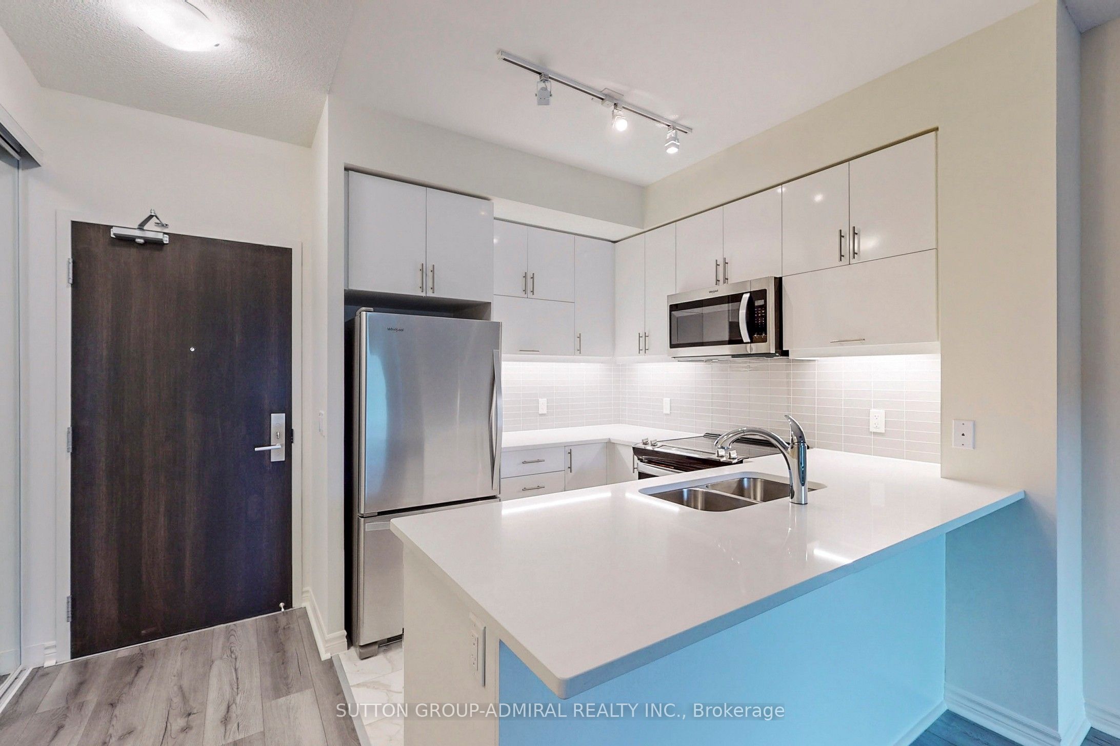 39 Annie Craig Drive 221, Toronto, ON M8V 0H1 photo 5