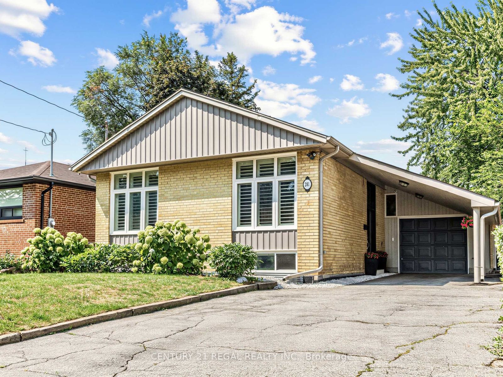 281 Thistle Down Boulevard, Toronto, ON M9V 1K6 photo 2
