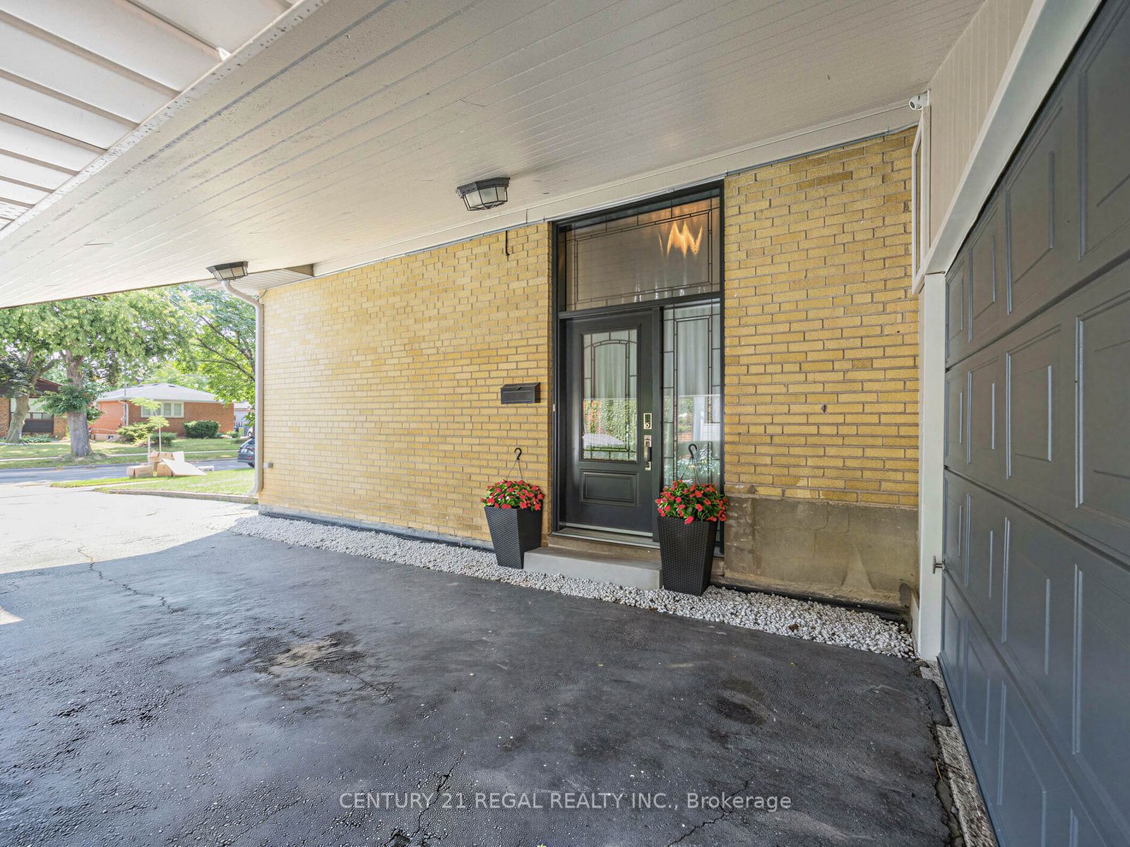 281 Thistle Down Boulevard, Toronto, ON M9V 1K6 photo 4