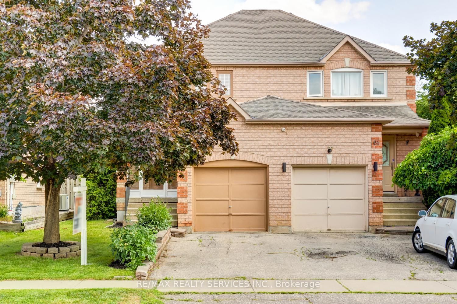 63 Herkes Drive, Brampton, ON L6Y 5B2 photo 2