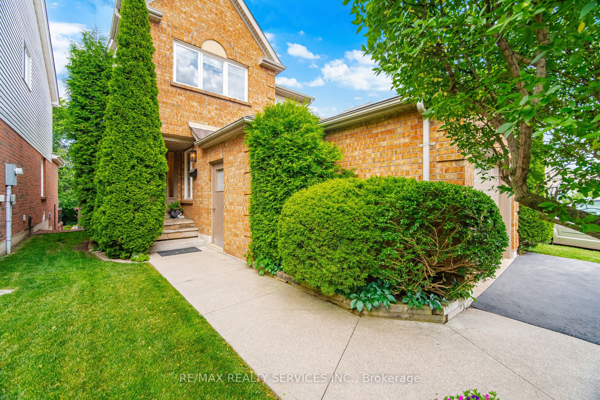 38 Furrows End, Brampton, ON L6Z 4S5 photo 3