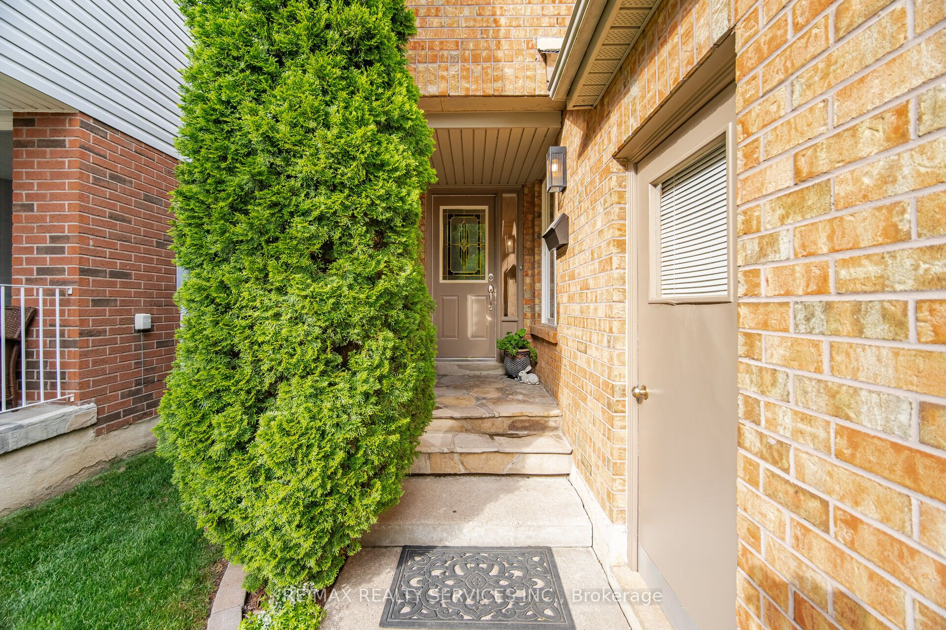38 Furrows End, Brampton, ON L6Z 4S5 photo 4