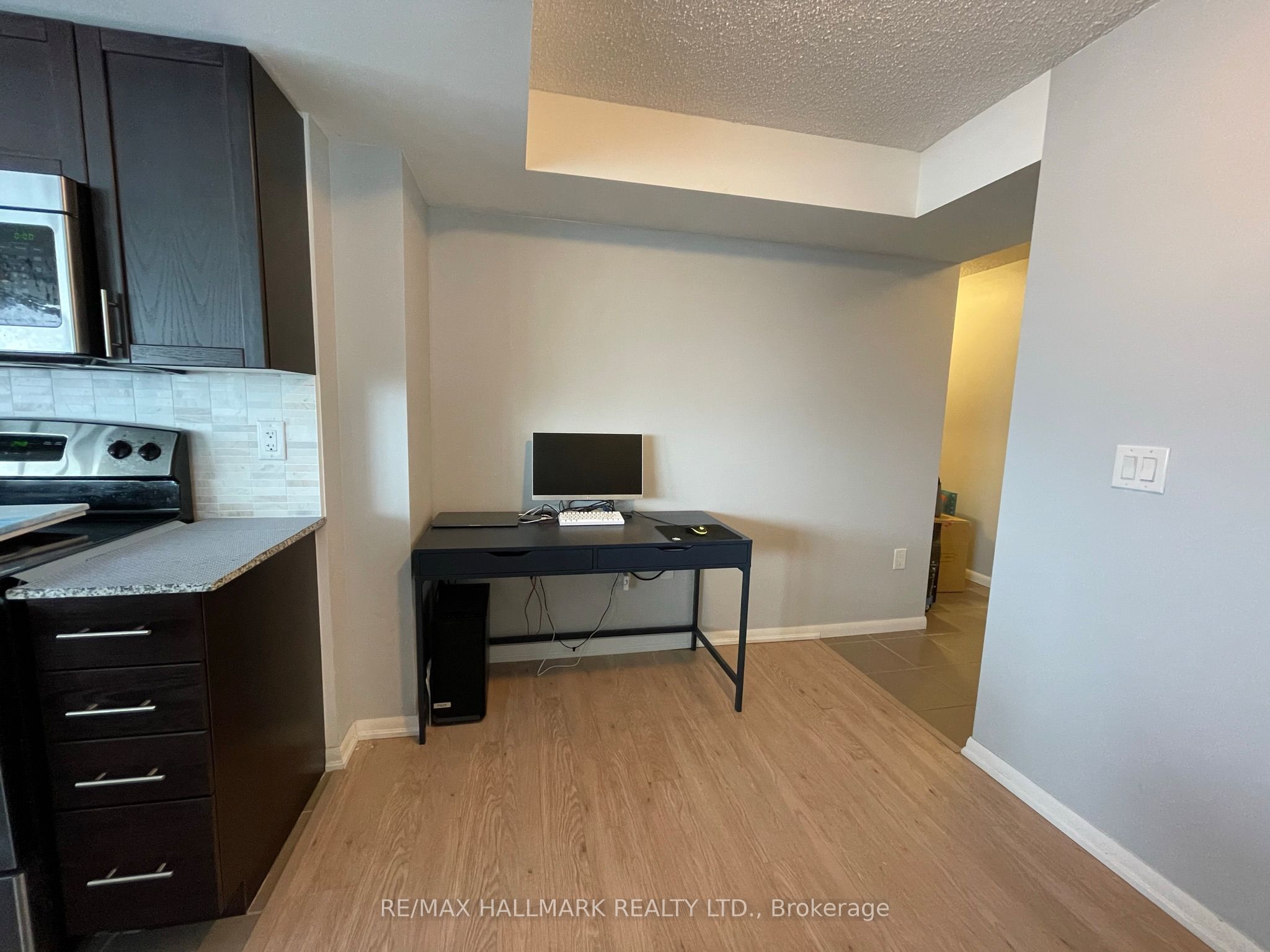 830 Lawrence Avenue W 1507, Toronto, ON M6A 0A2 photo 2