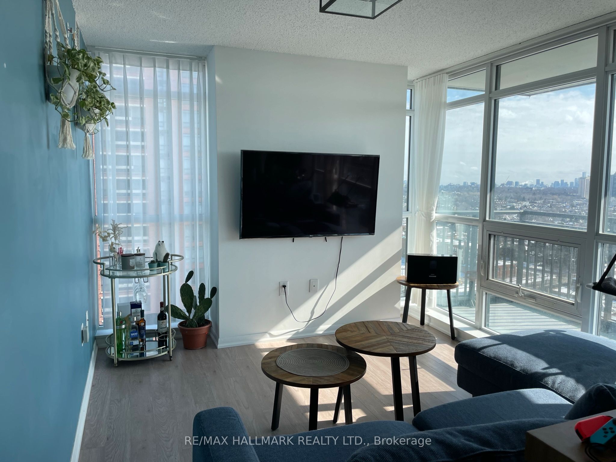 830 Lawrence Avenue W 1507, Toronto, ON M6A 0A2 photo 3