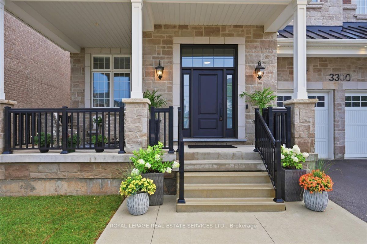 3300 Sunningdale Gardens, Oakville, ON L6M 5K5 photo 2