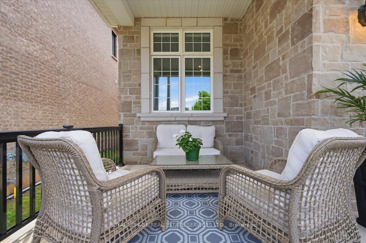 3300 Sunningdale Gardens, Oakville, ON L6M 5K5 photo 3