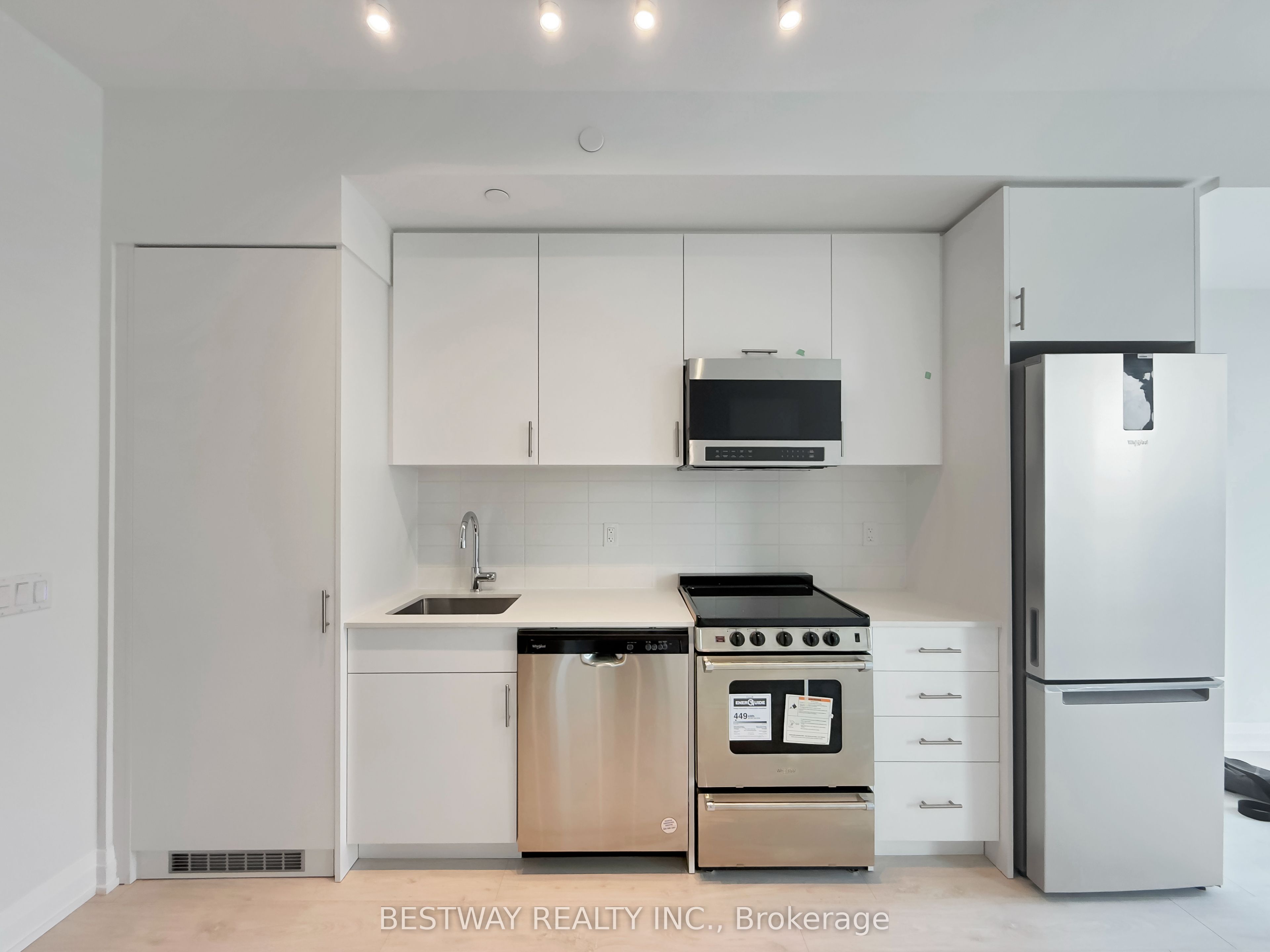 412 Silver Maple Road 207, Oakville, ON L6H 7X8 photo 4
