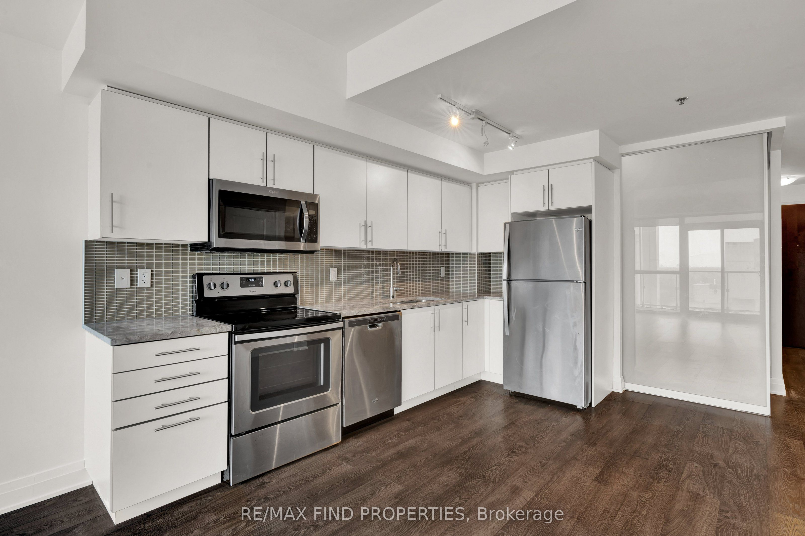 55 Speers Road 1504, Oakville, ON L6K 0H9 photo 5