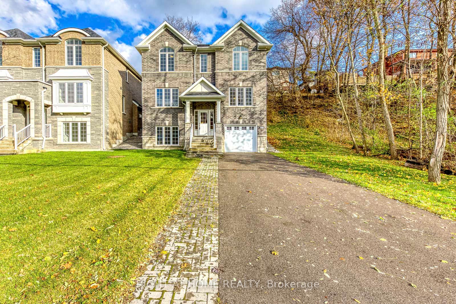 2575 Islington Avenue, Toronto, ON M9V 4A2 photo 3