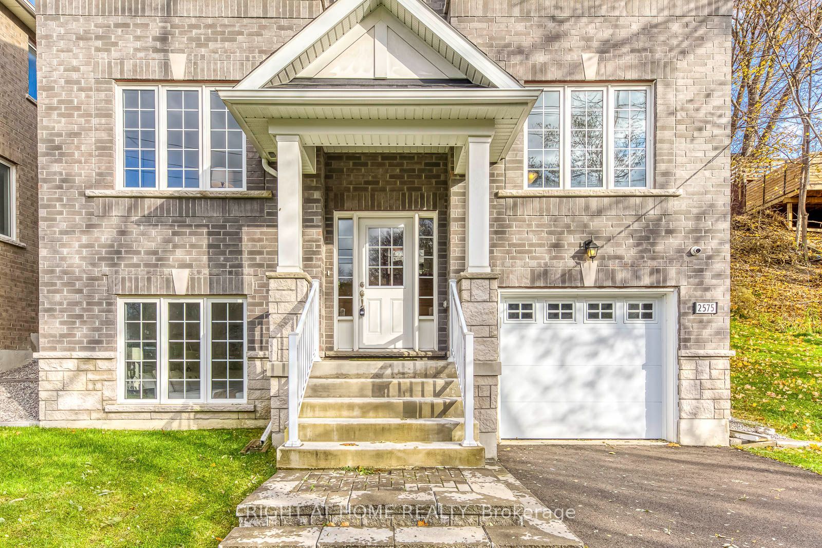 2575 Islington Avenue, Toronto, ON M9V 4A2 photo 4