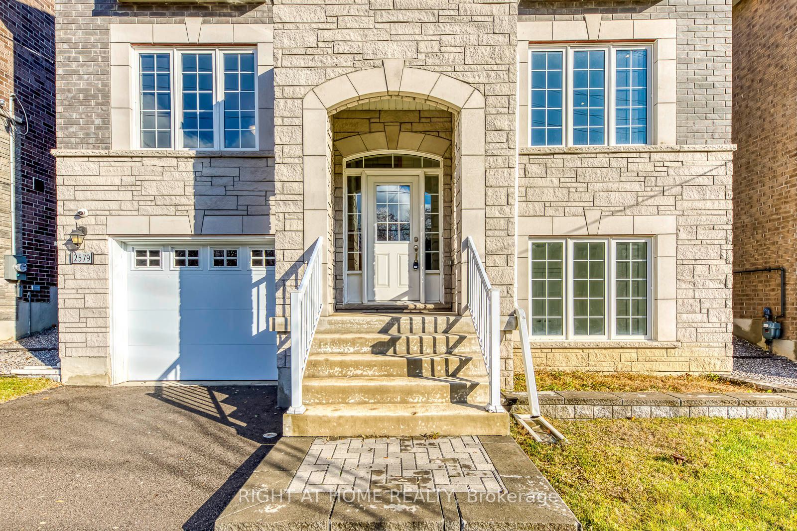 2579 Islington Avenue, Toronto, ON M9V 4A2 photo 4
