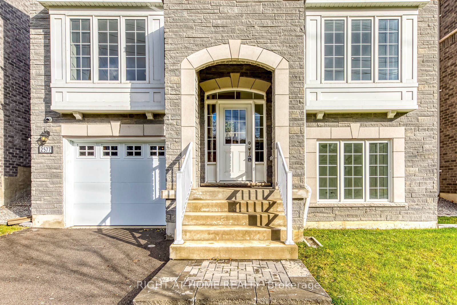 2577 Islington Avenue, Toronto, ON M9V 4A2 photo 4