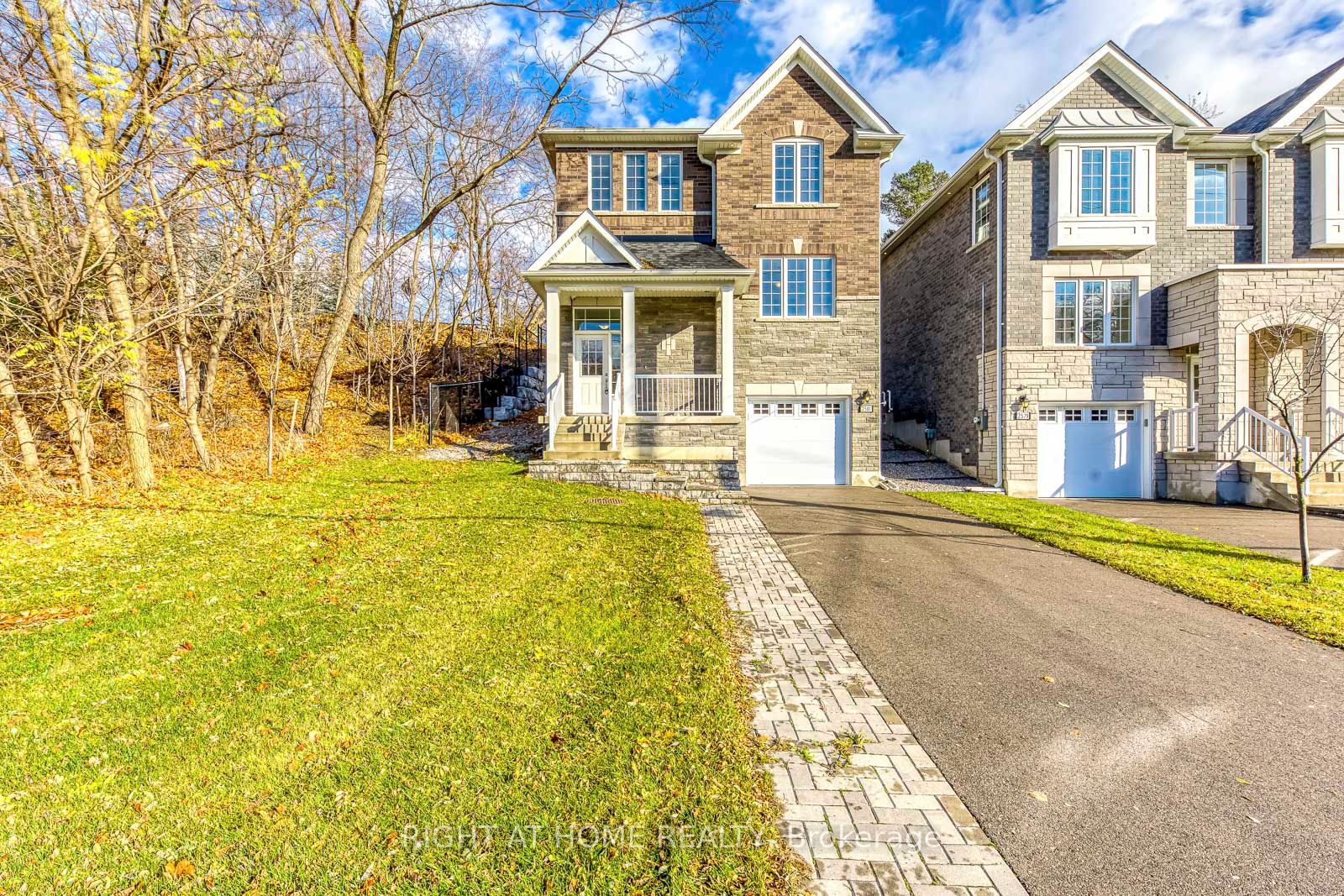 2581 Islington Avenue, Toronto, ON M9V 4A2 photo 3
