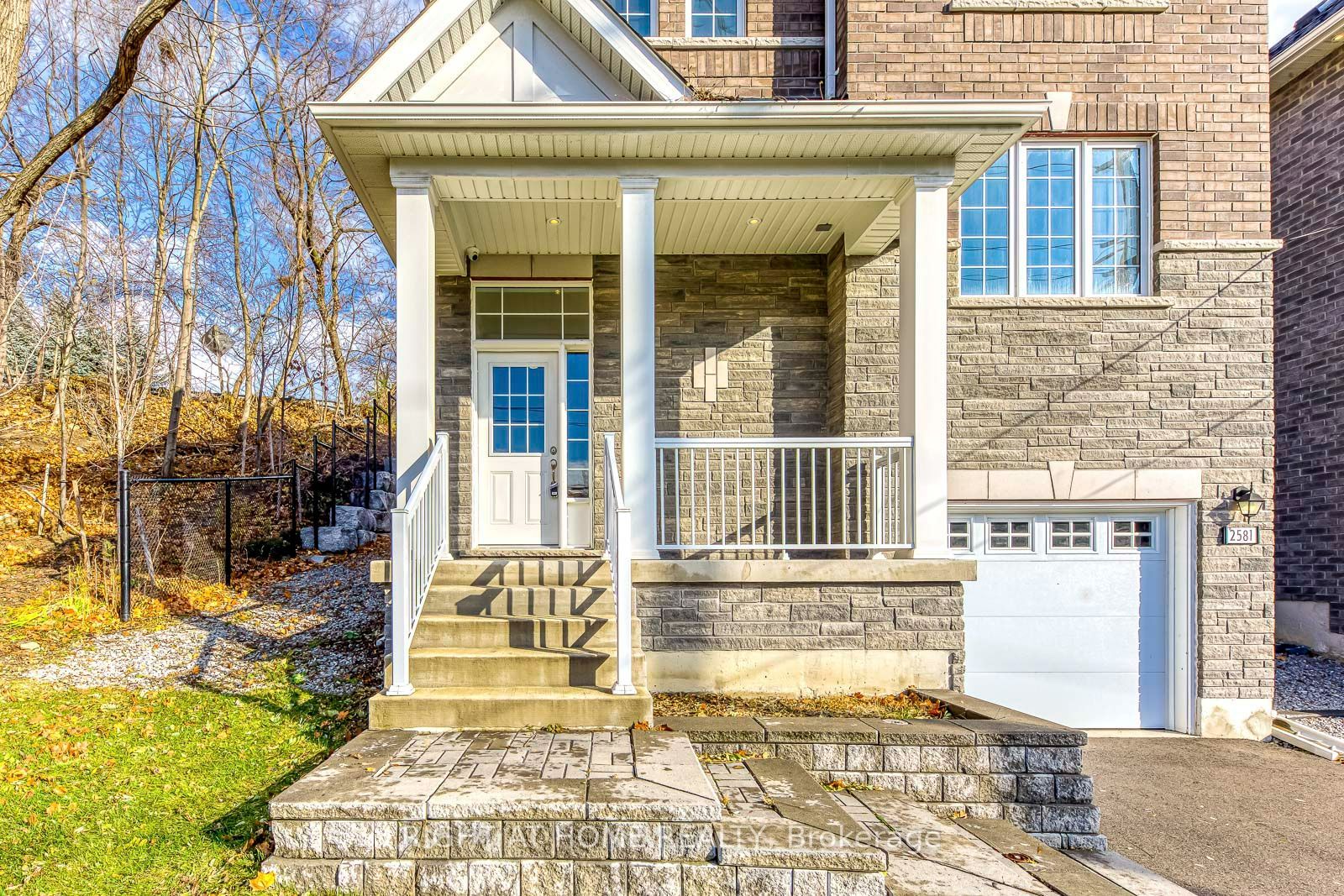 2581 Islington Avenue, Toronto, ON M9V 4A2 photo 5