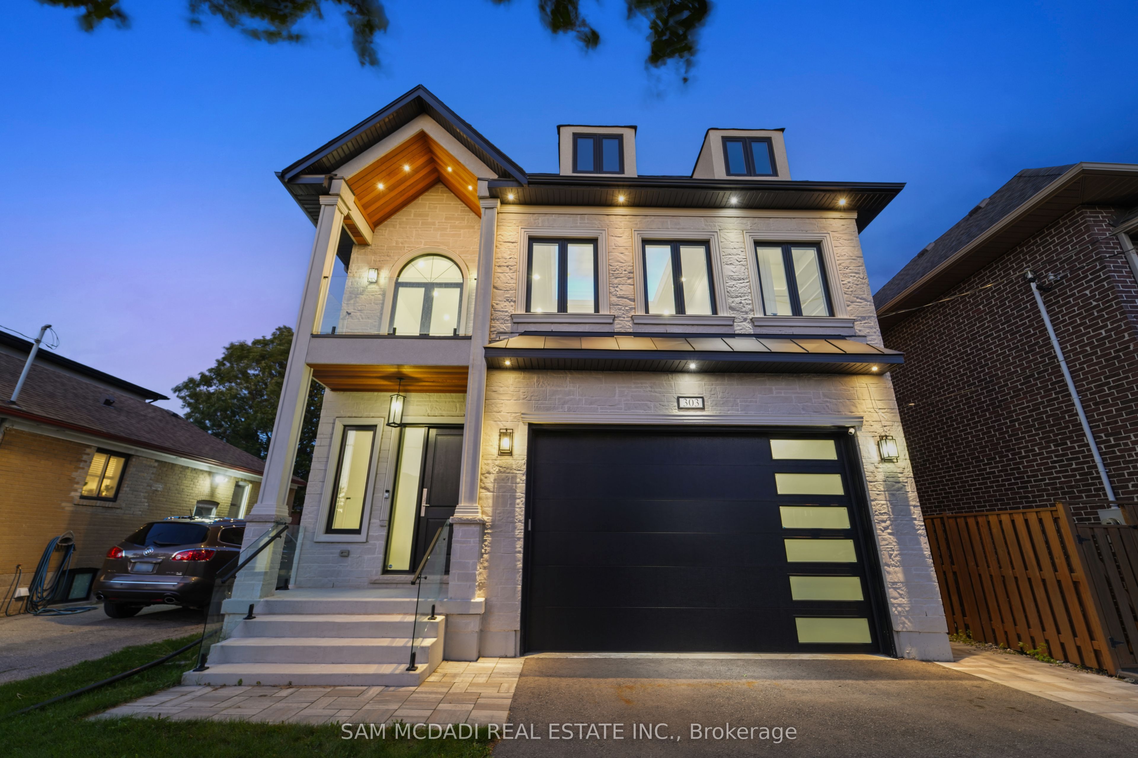 303 Delta Street, Toronto, ON M8W 4G1