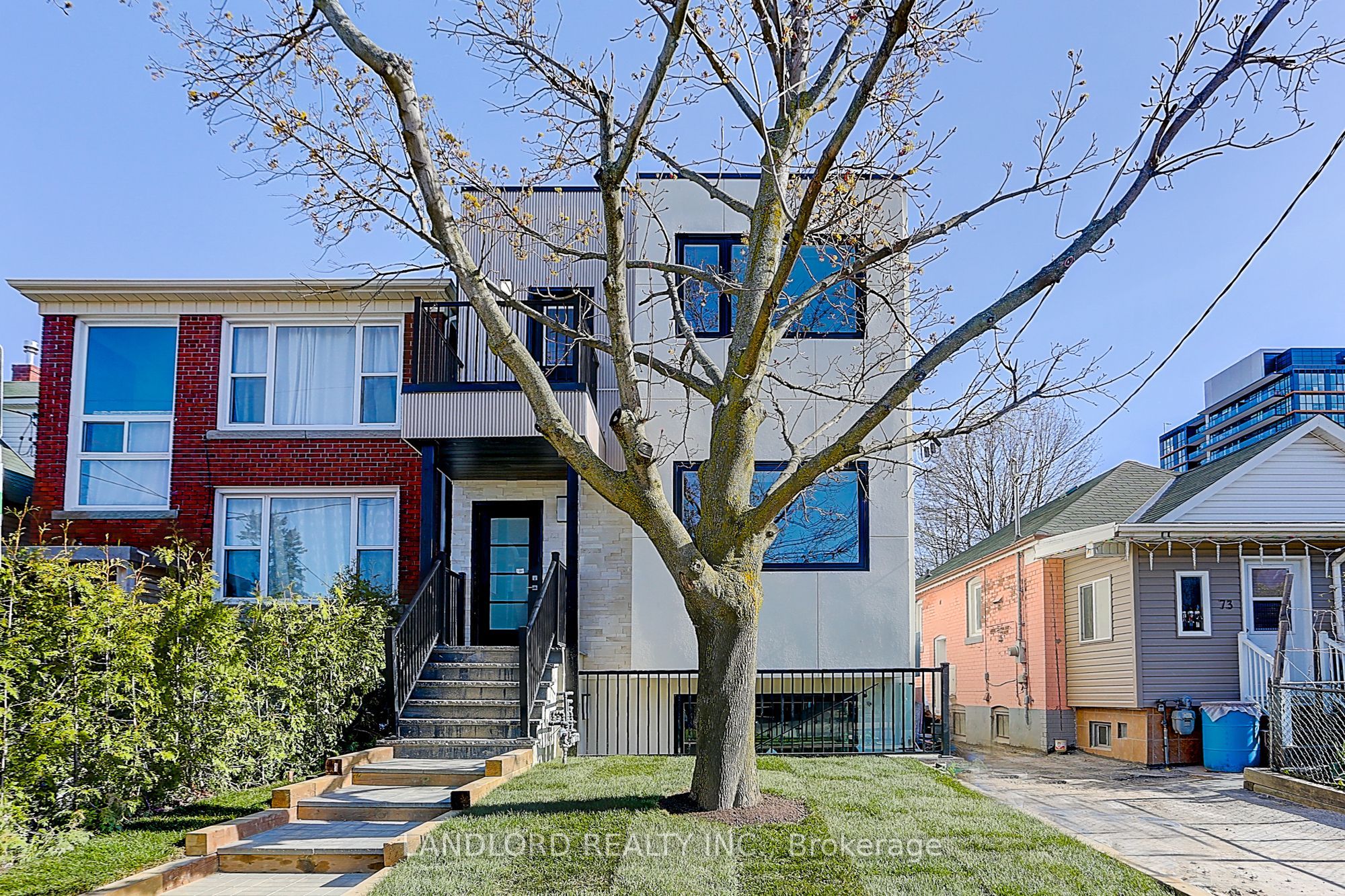 71 Livingstone Avenue Lower, Toronto, ON M6E 2L7 photo 4