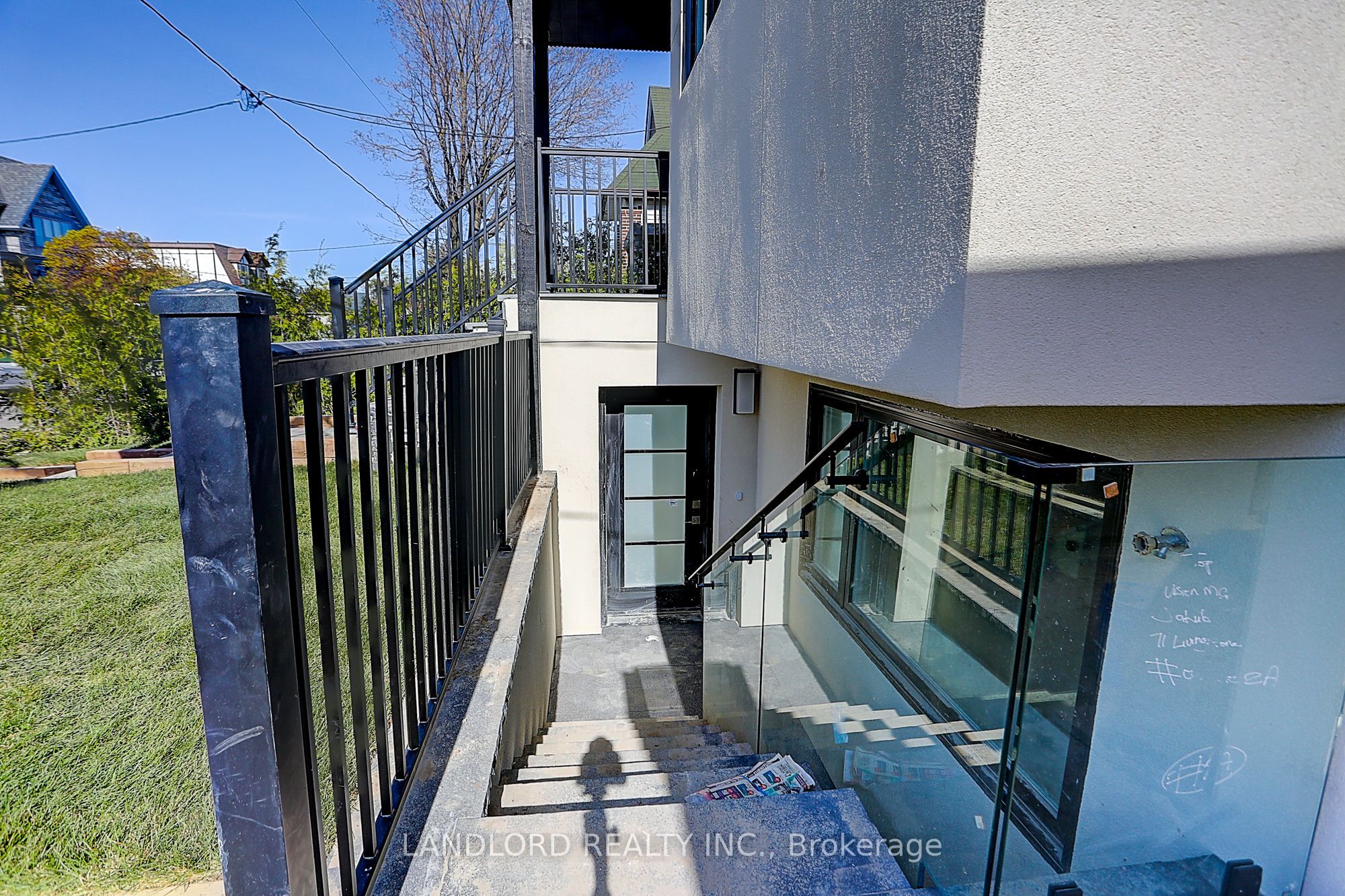 71 Livingstone Avenue Lower, Toronto, ON M6E 2L7 photo 5
