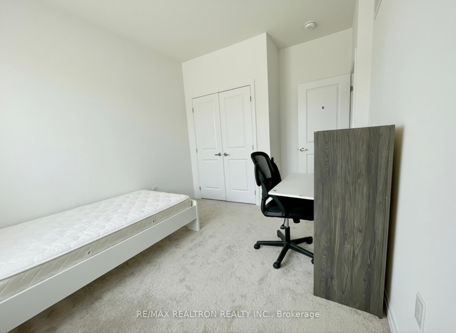 3272 Sixth Line Bedroom B, Oakville, ON L6M 5S9 photo 4