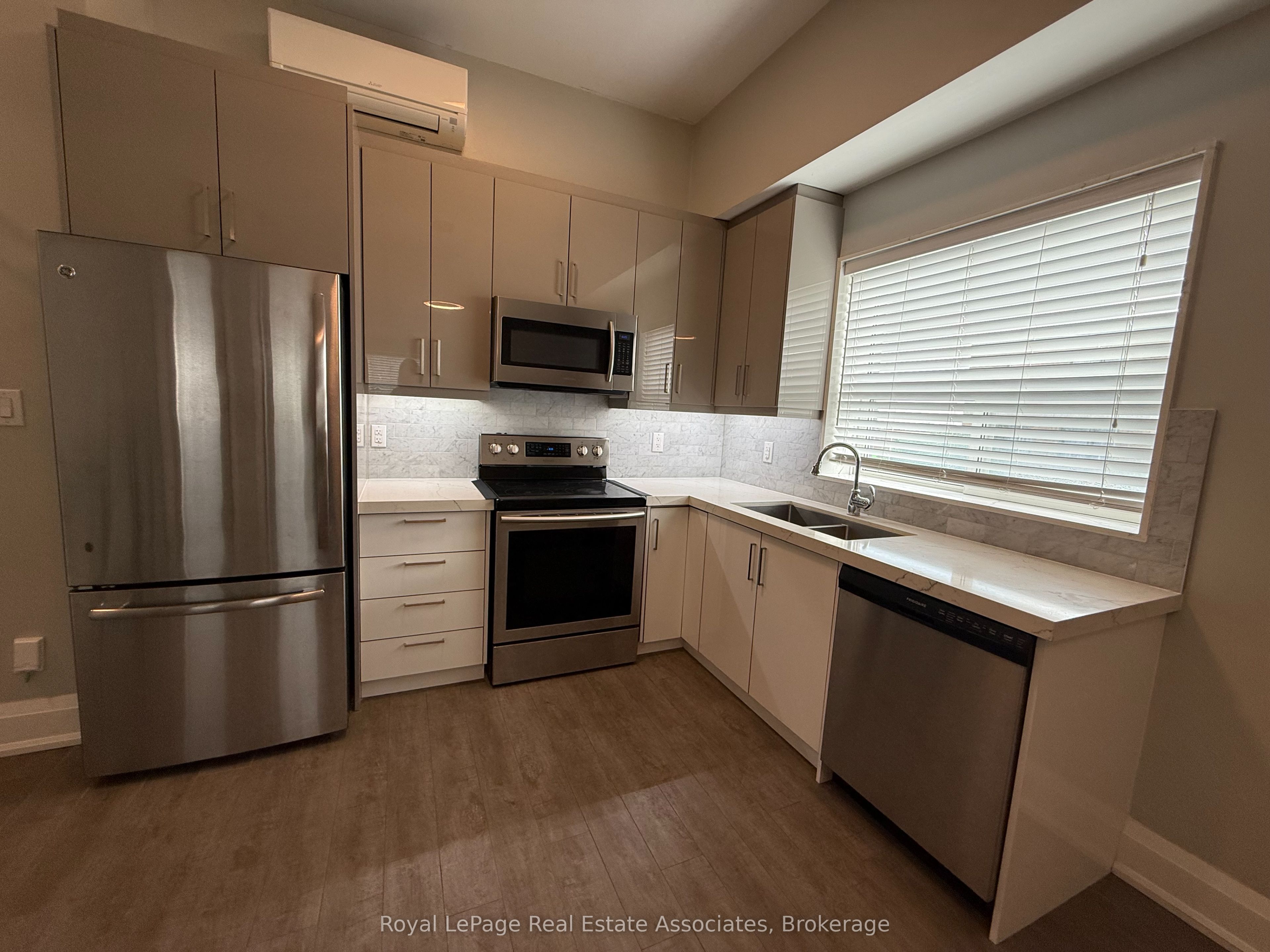 2548 Eglinton Avenue W 3, Toronto, ON M6M 1T1