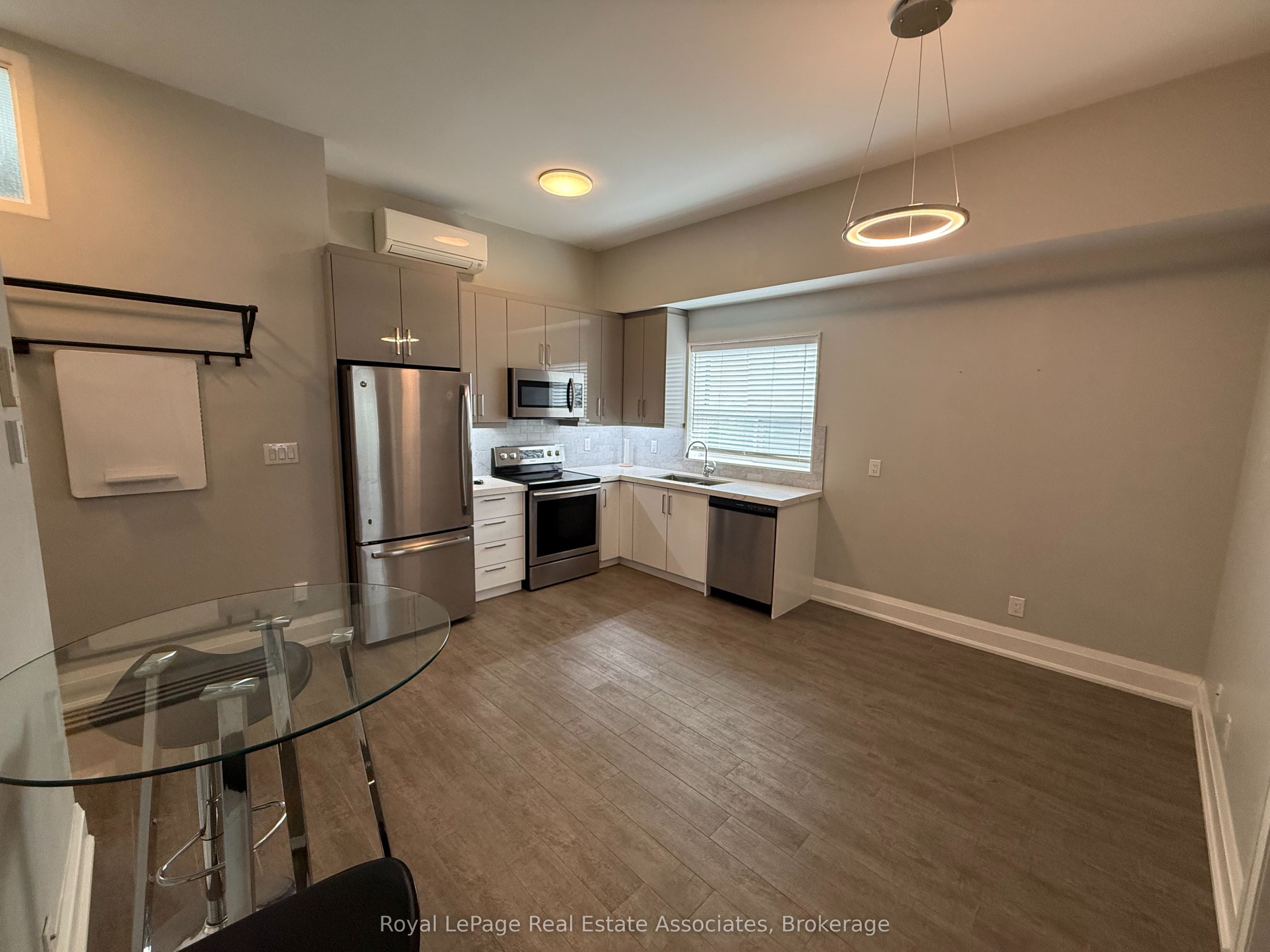 2548 Eglinton Avenue W 3, Toronto, ON M6M 1T1 photo 4
