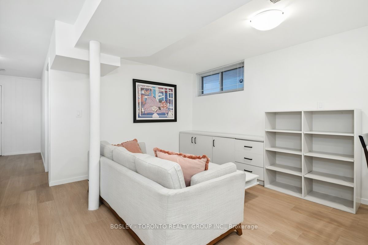 146 Earlscourt Avenue Lower, Toronto, ON M6E 4A9 photo 3