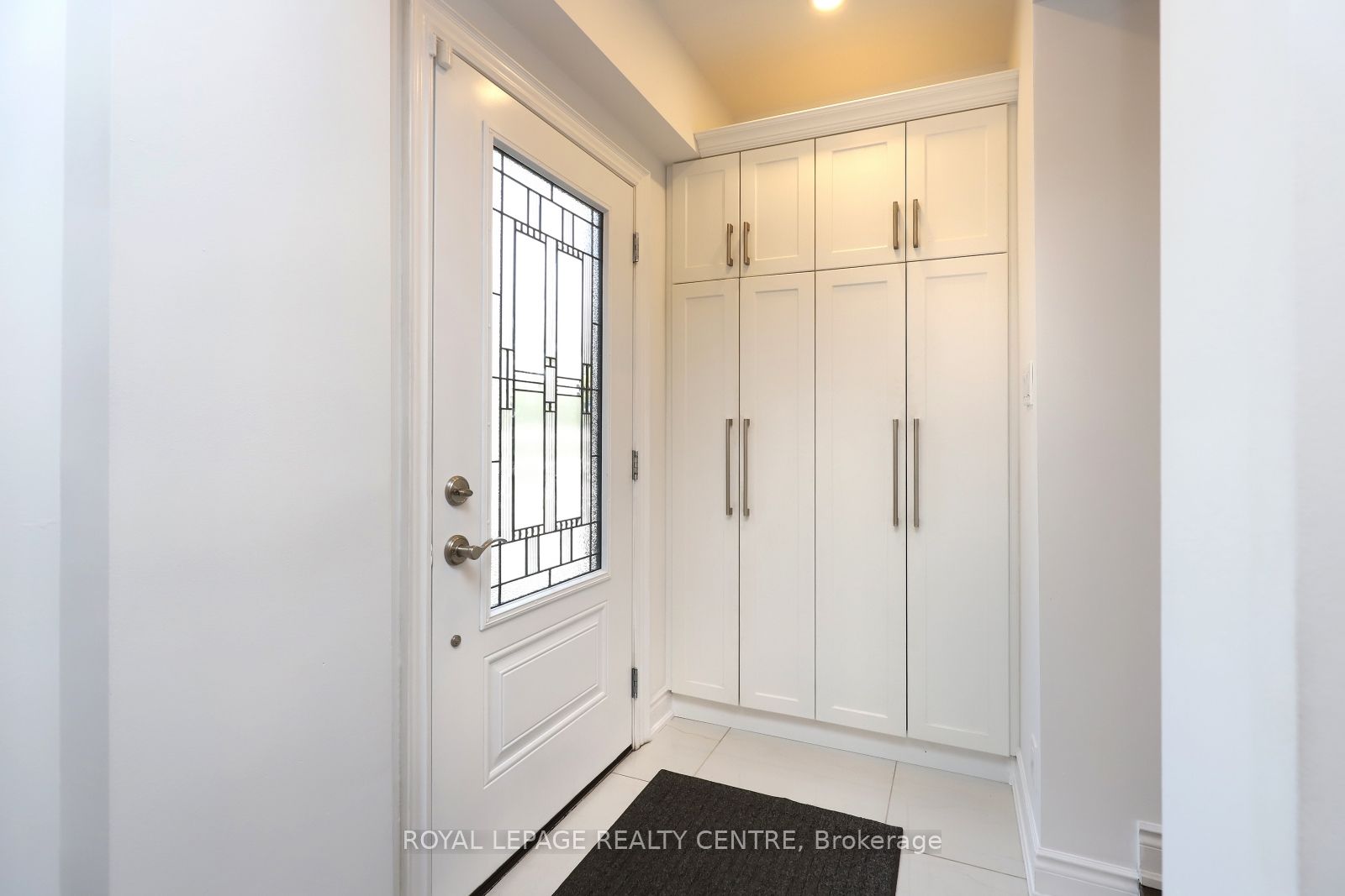 598 Pilcom Court, Mississauga, ON L5B 4A3 photo 4