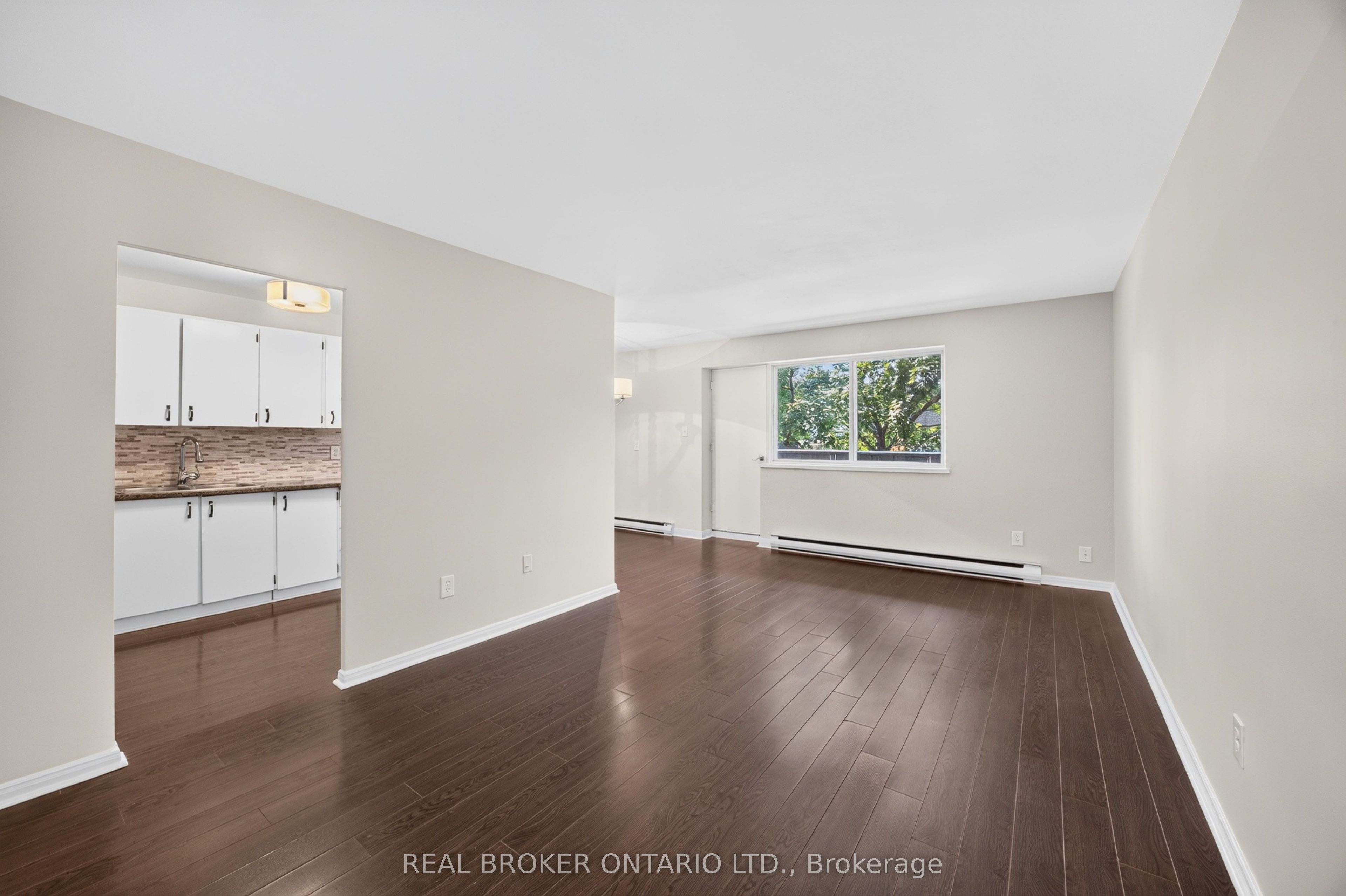 1660 Bloor Street 308, Mississauga, ON L4X 1R9 photo 4