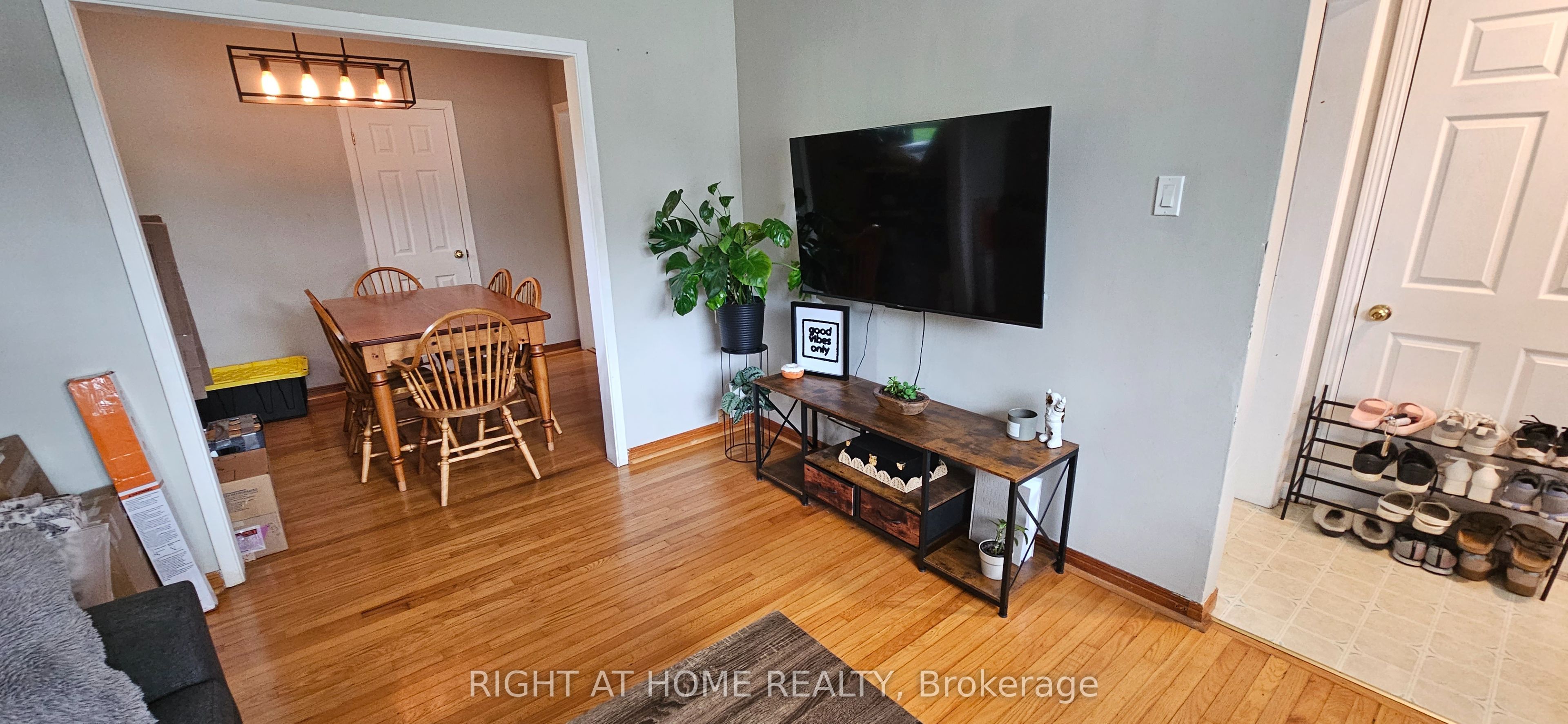 130 Prince Charles Drive Main, Oakville, ON L6K 2C9 photo 3