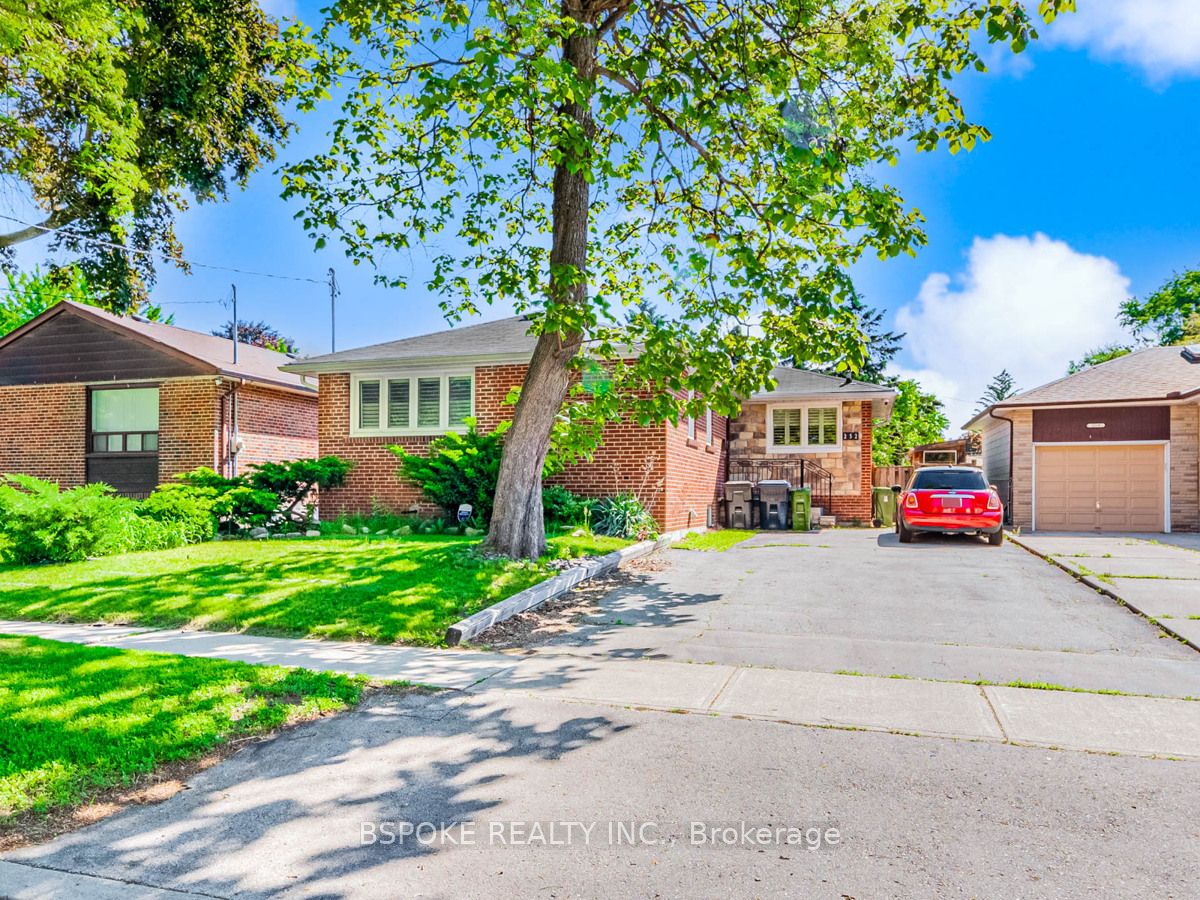 252 Thistle Down Boulevard Upper, Toronto, ON M9V 1K7