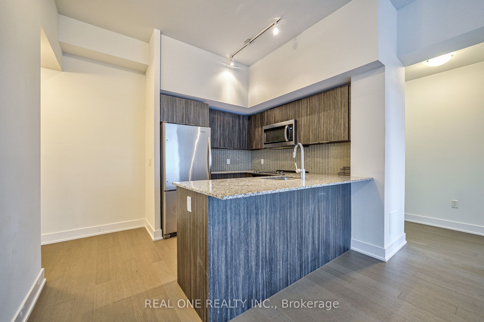 30 Shore Breeze Drive 231, Toronto, ON M8V 0J1 photo 4