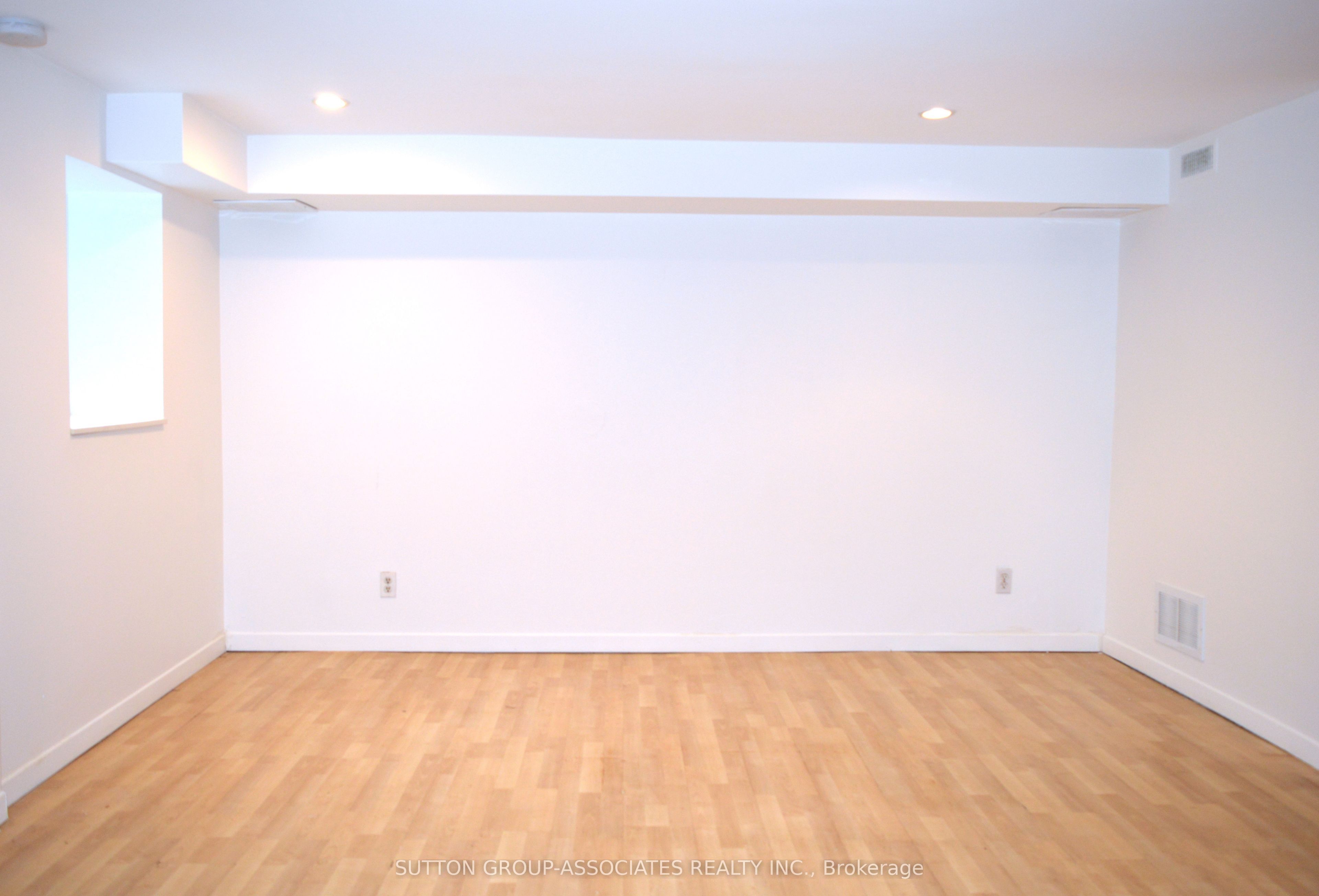 360 Sorauren Avenue BSMT, Toronto, ON M6R 2H1 photo 4